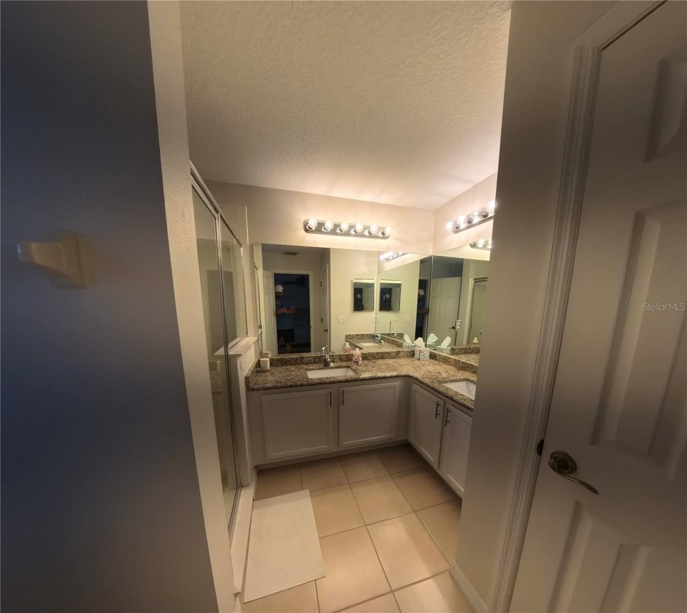 Image 4 of 18 For 14731 Peekskill Drive