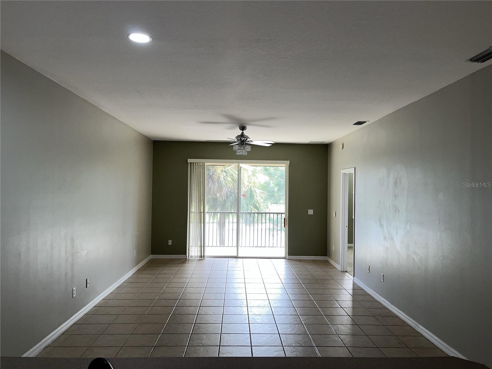 Image 3 of 26 For 9429 Myrtle Creek Lane 407