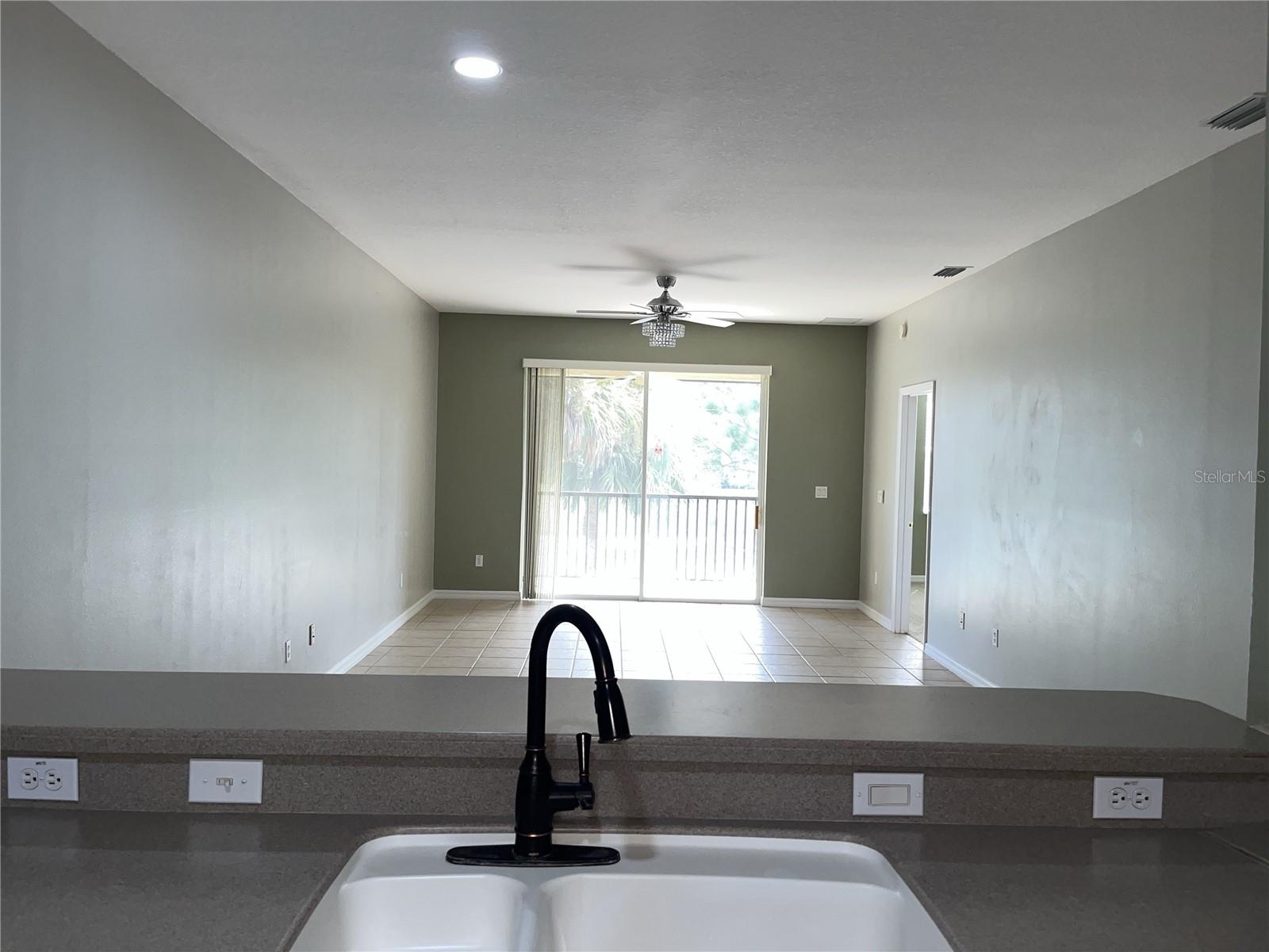 Image 4 of 26 For 9429 Myrtle Creek Lane 407