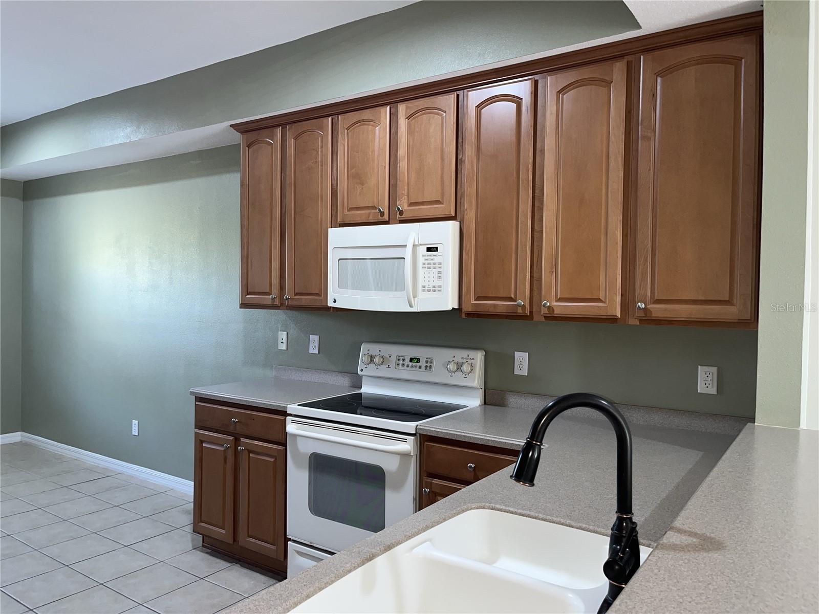 Image 5 of 26 For 9429 Myrtle Creek Lane 407