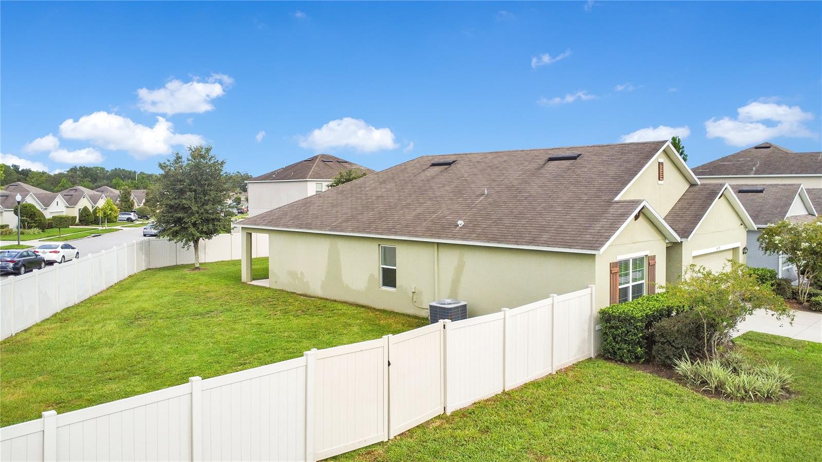 Image 22 of 29 For 14019 Willow Grace Way
