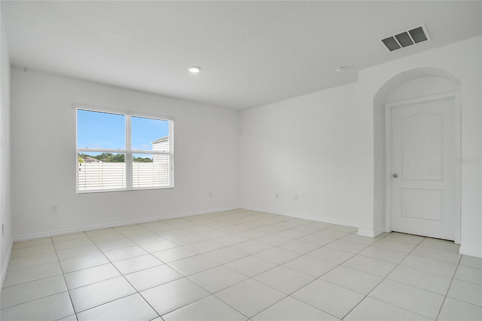 Image 7 of 29 For 14019 Willow Grace Way