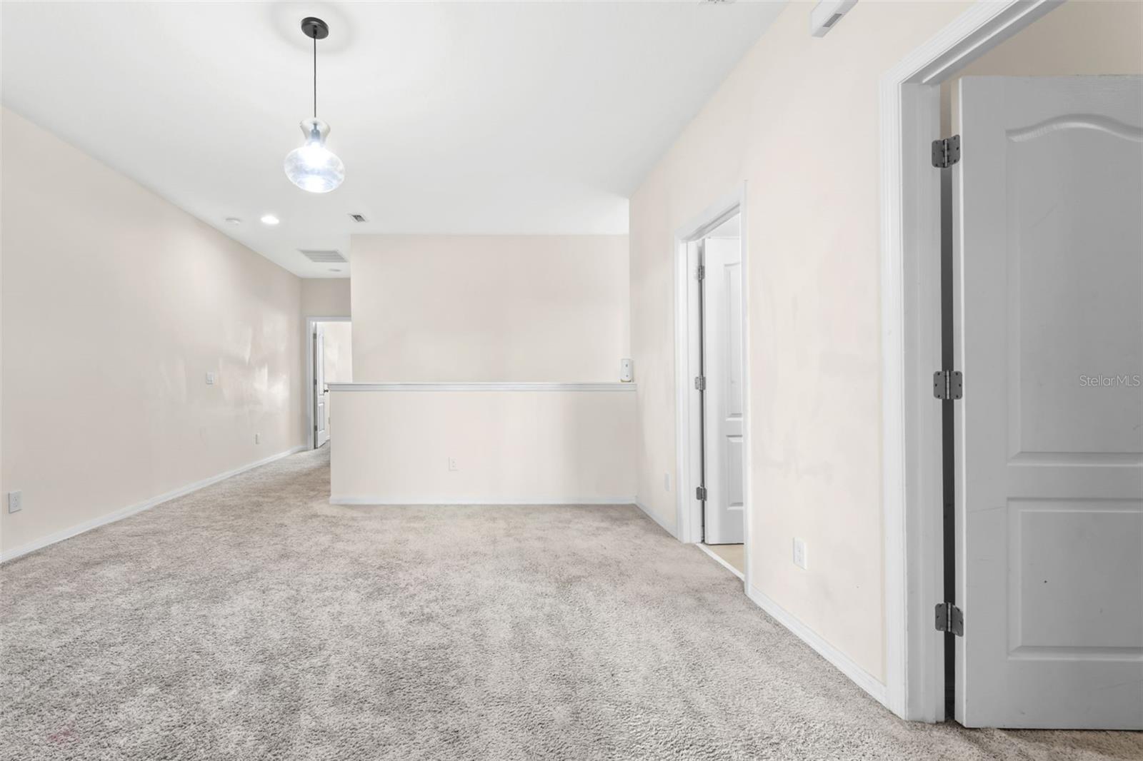 Image 36 of 52 For 17454 Chateau Pine Way