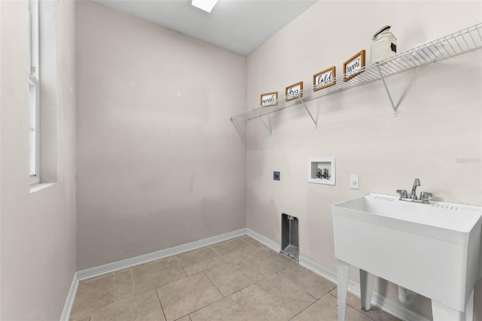 Image 38 of 52 For 17454 Chateau Pine Way