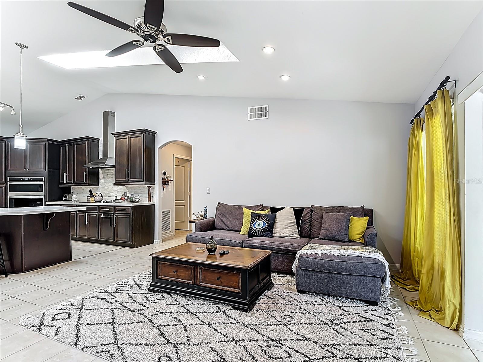 Image 14 of 52 For 13707 Ridgetop Road