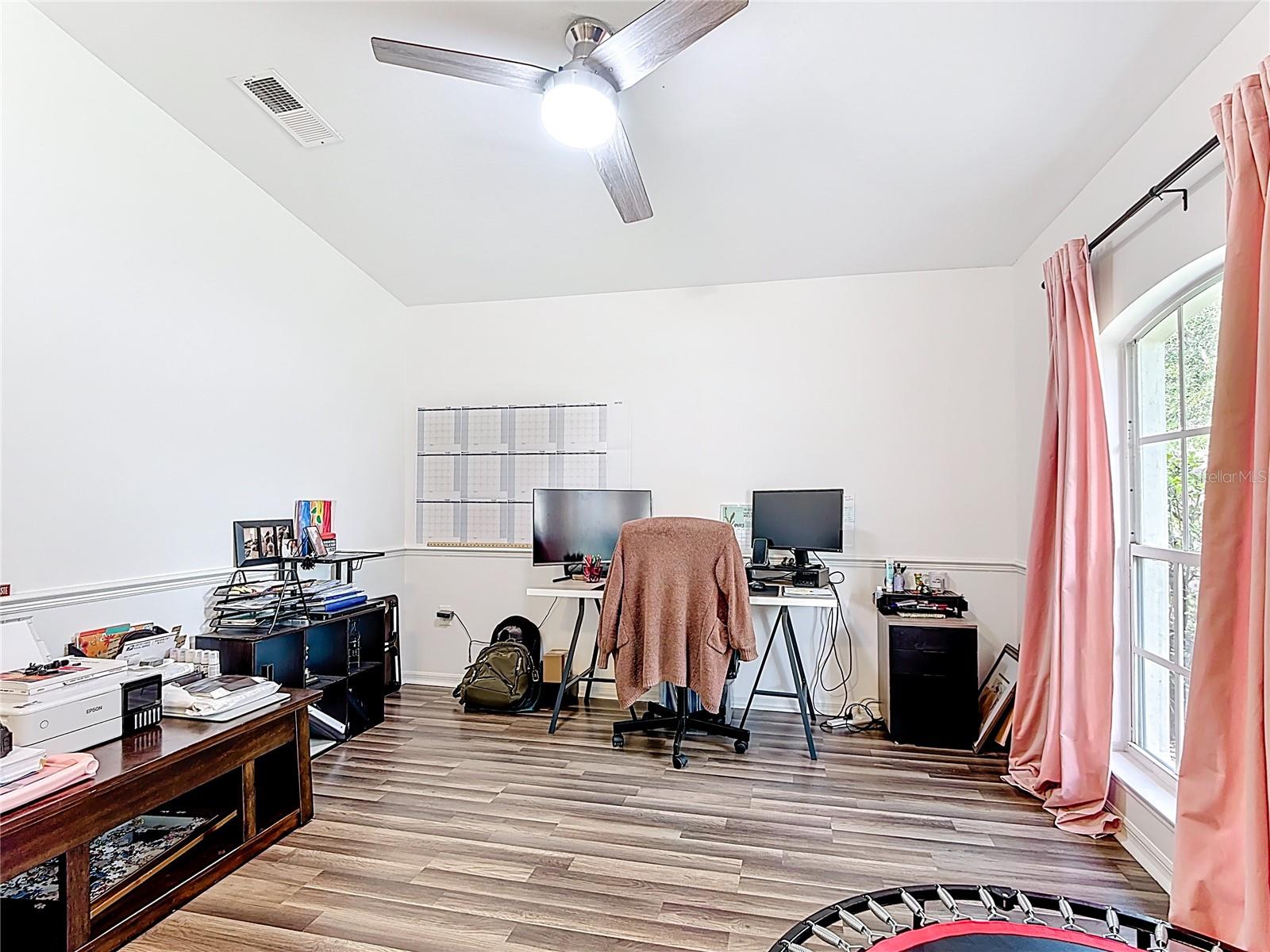 Image 22 of 52 For 13707 Ridgetop Road