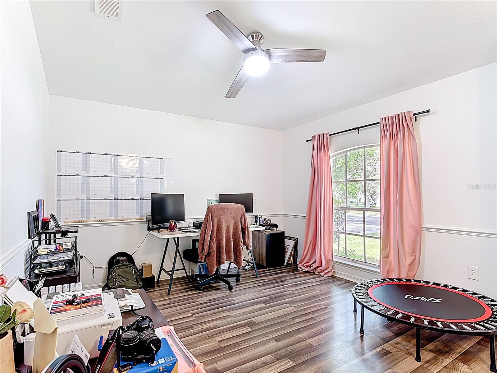 Image 23 of 52 For 13707 Ridgetop Road