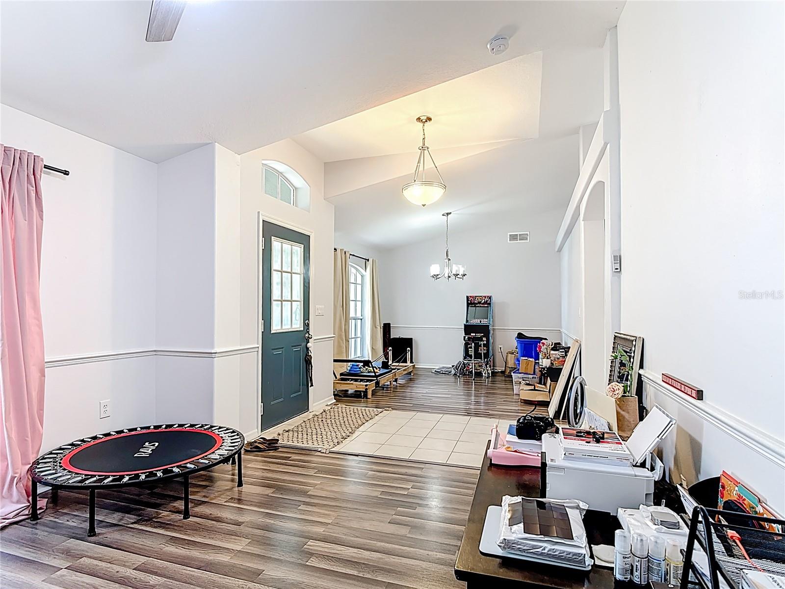 Image 24 of 52 For 13707 Ridgetop Road
