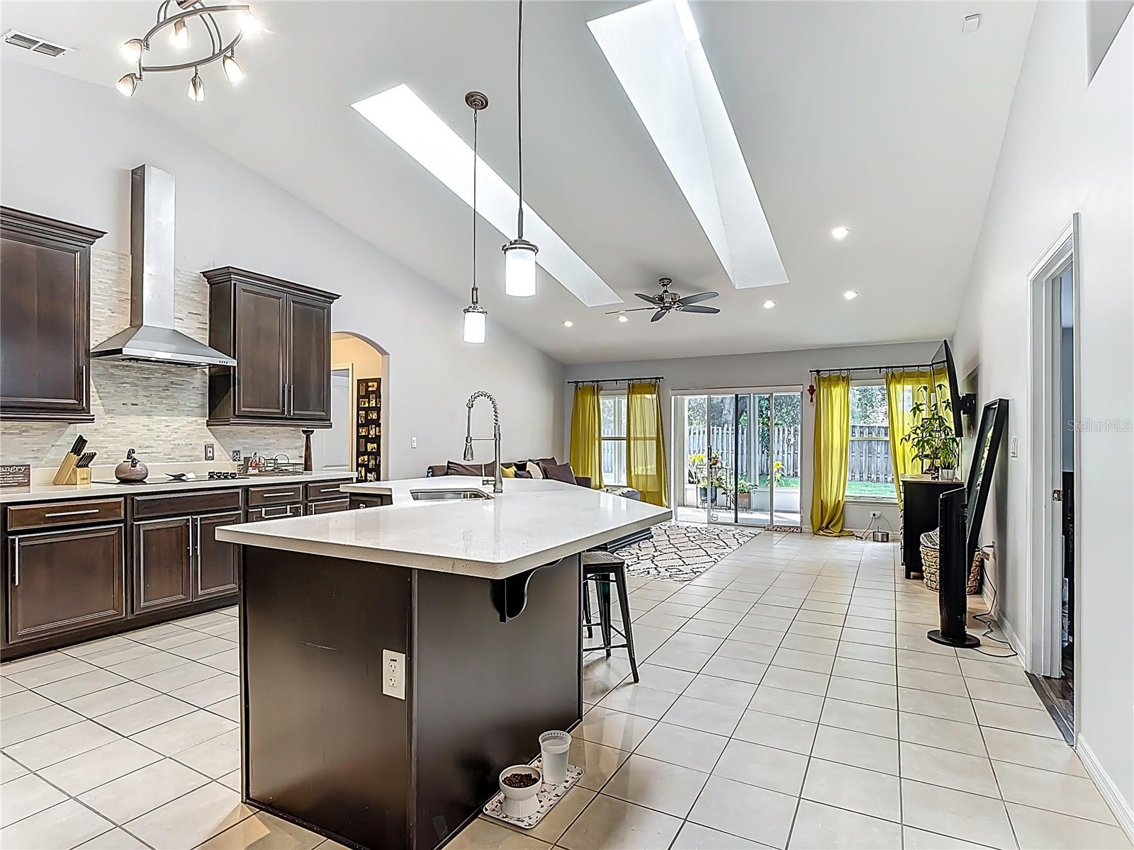 Image 9 of 52 For 13707 Ridgetop Road