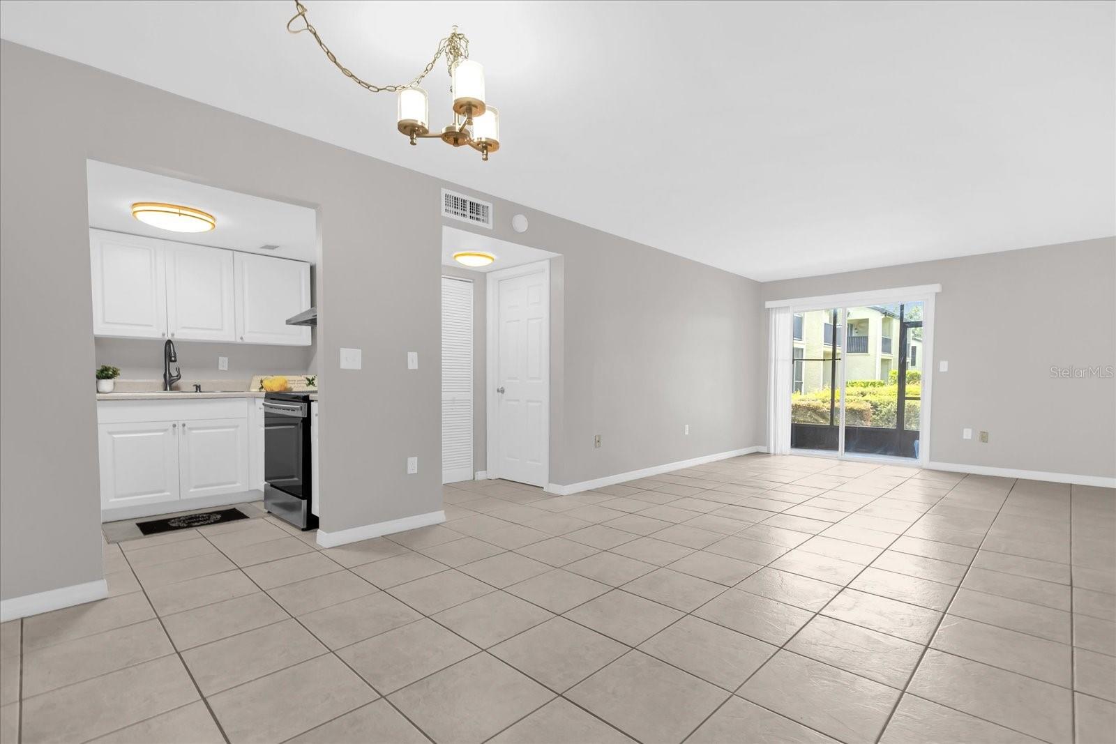 Image 4 of 25 For 942 Lake Destiny Road B