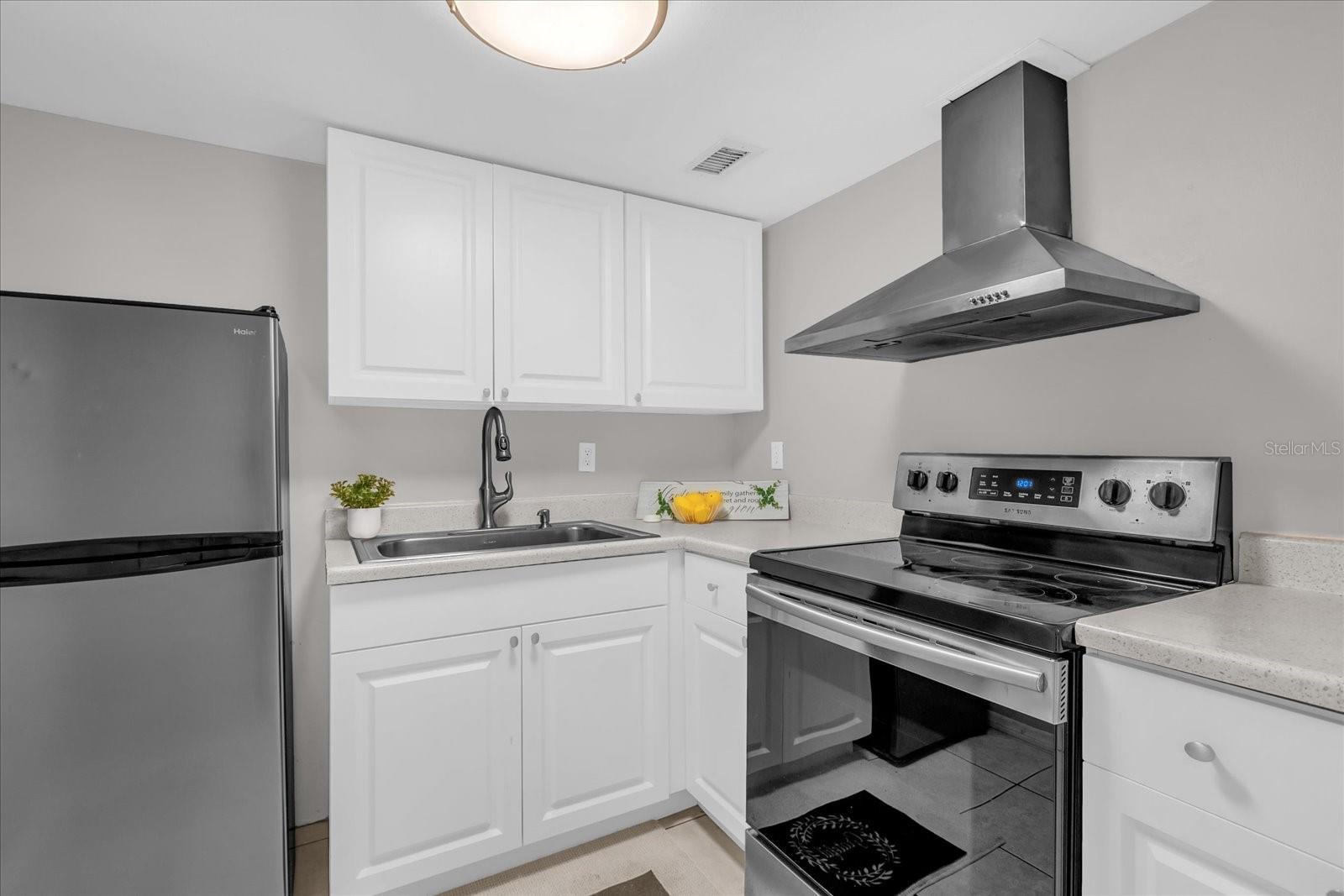 Image 7 of 25 For 942 Lake Destiny Road B