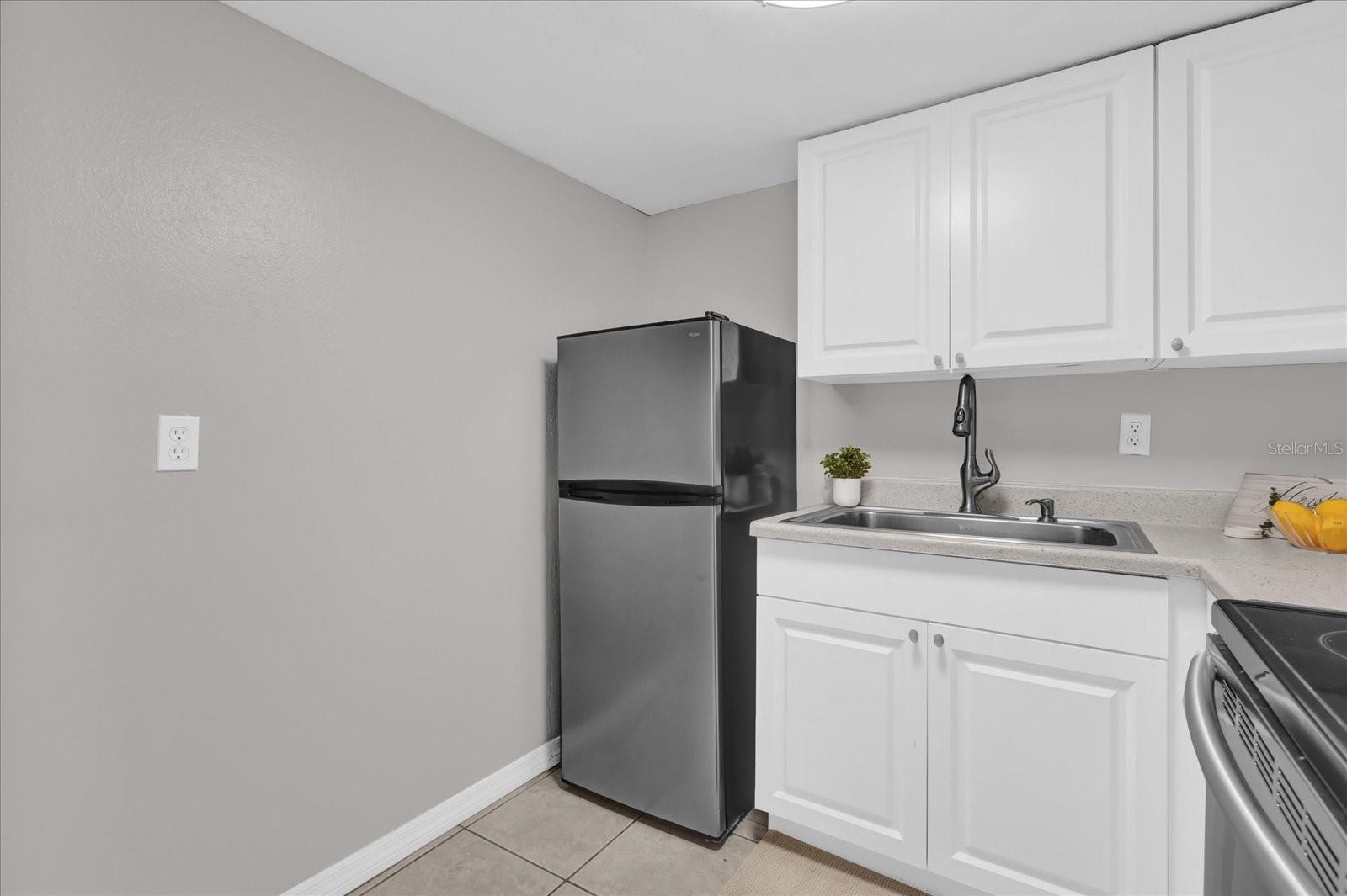 Image 9 of 25 For 942 Lake Destiny Road B