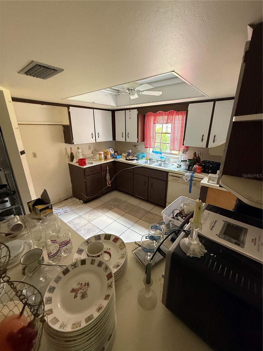 Image 10 of 32 For 13551 Devenshire Court