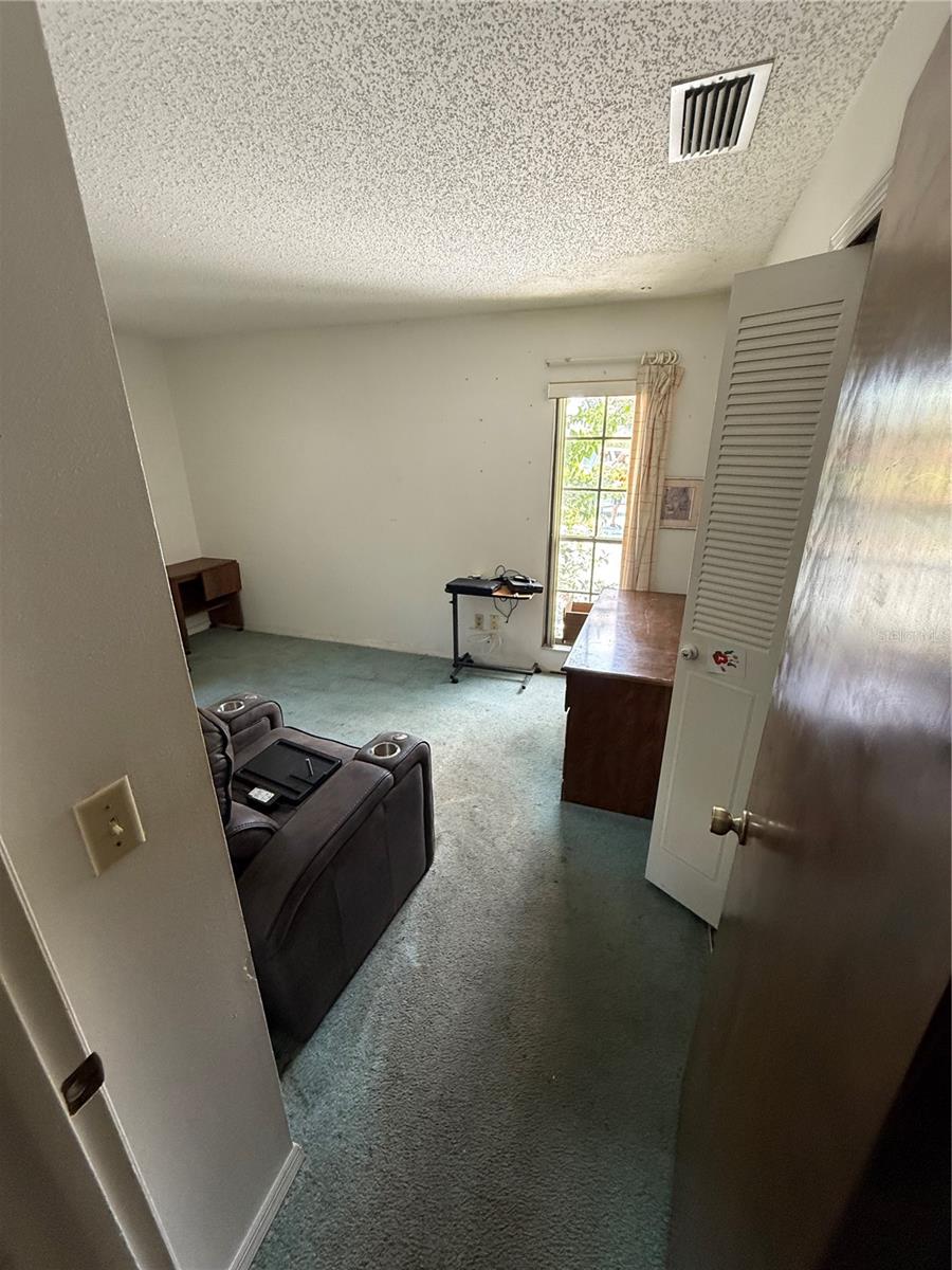 Image 17 of 32 For 13551 Devenshire Court