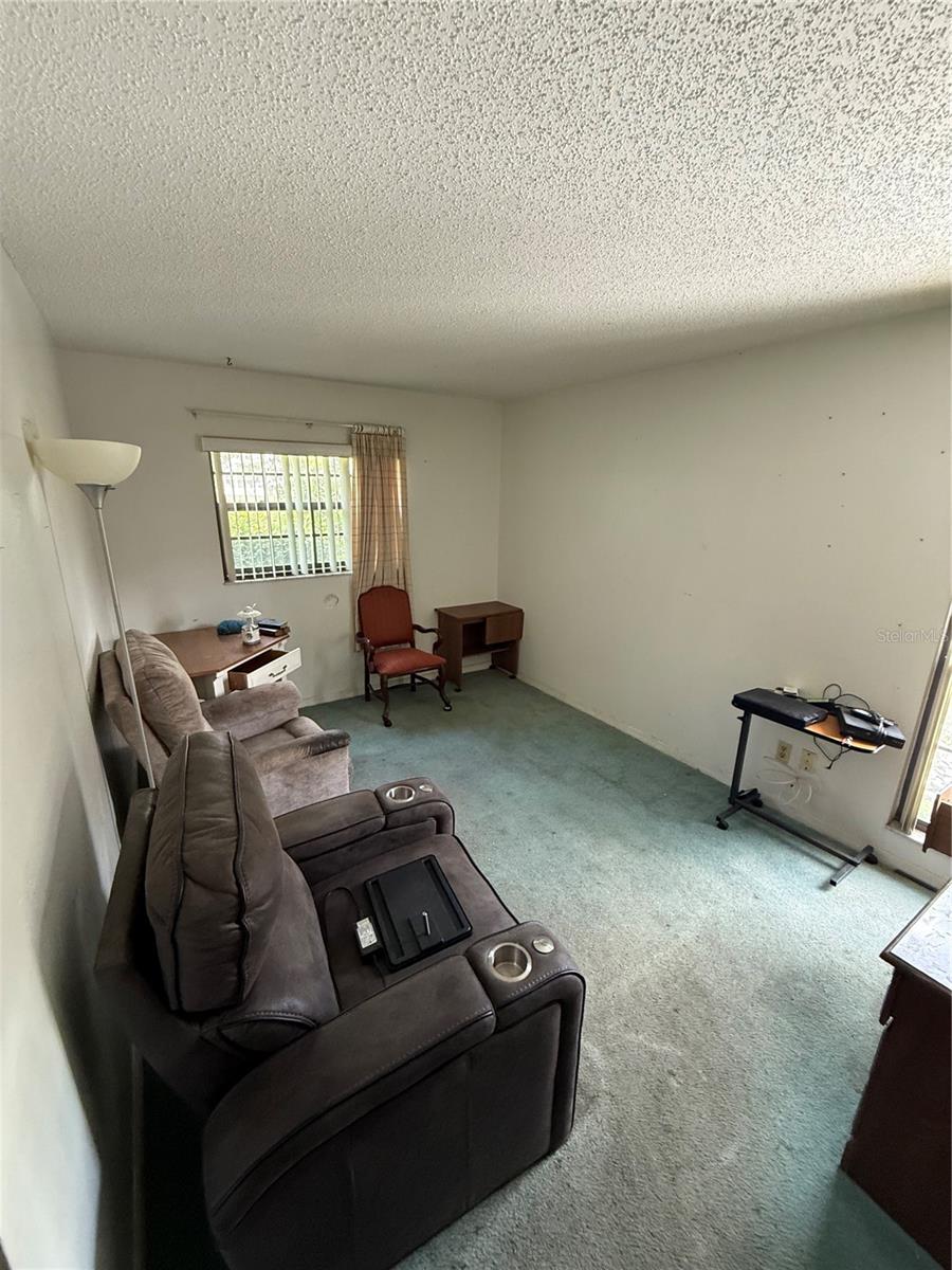 Image 18 of 32 For 13551 Devenshire Court