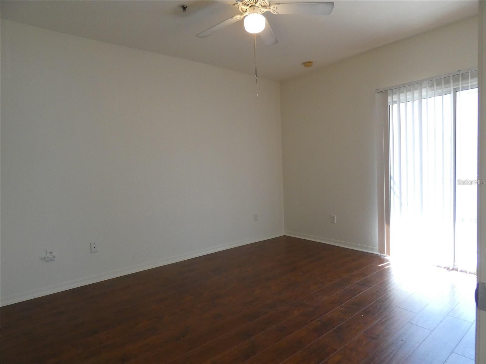 Image 8 of 23 For 2406 Grand Central Parkway 14
