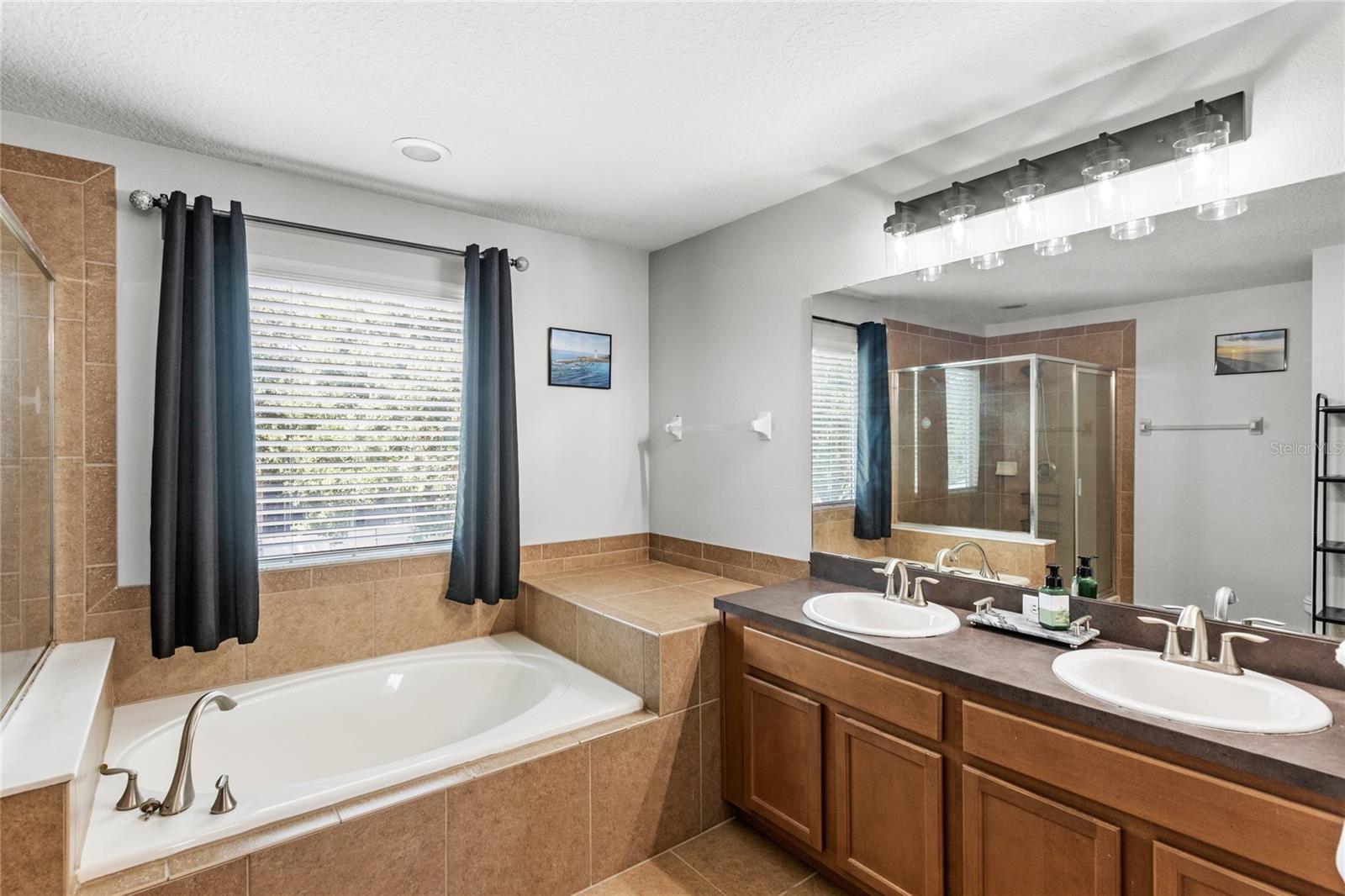 Image 26 of 62 For 13141 Moss Park Ridge Drive