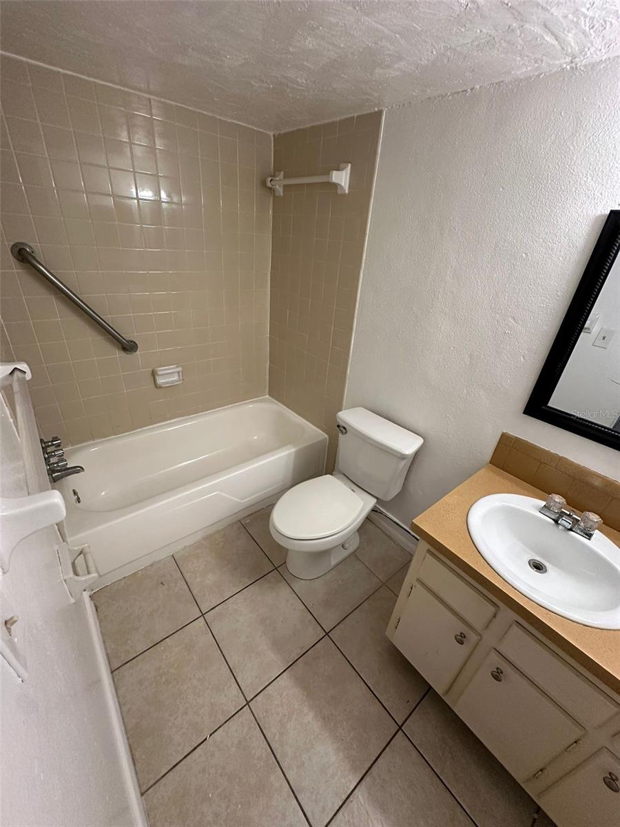 Image 11 of 35 For 1830 Maravilla Avenue 308