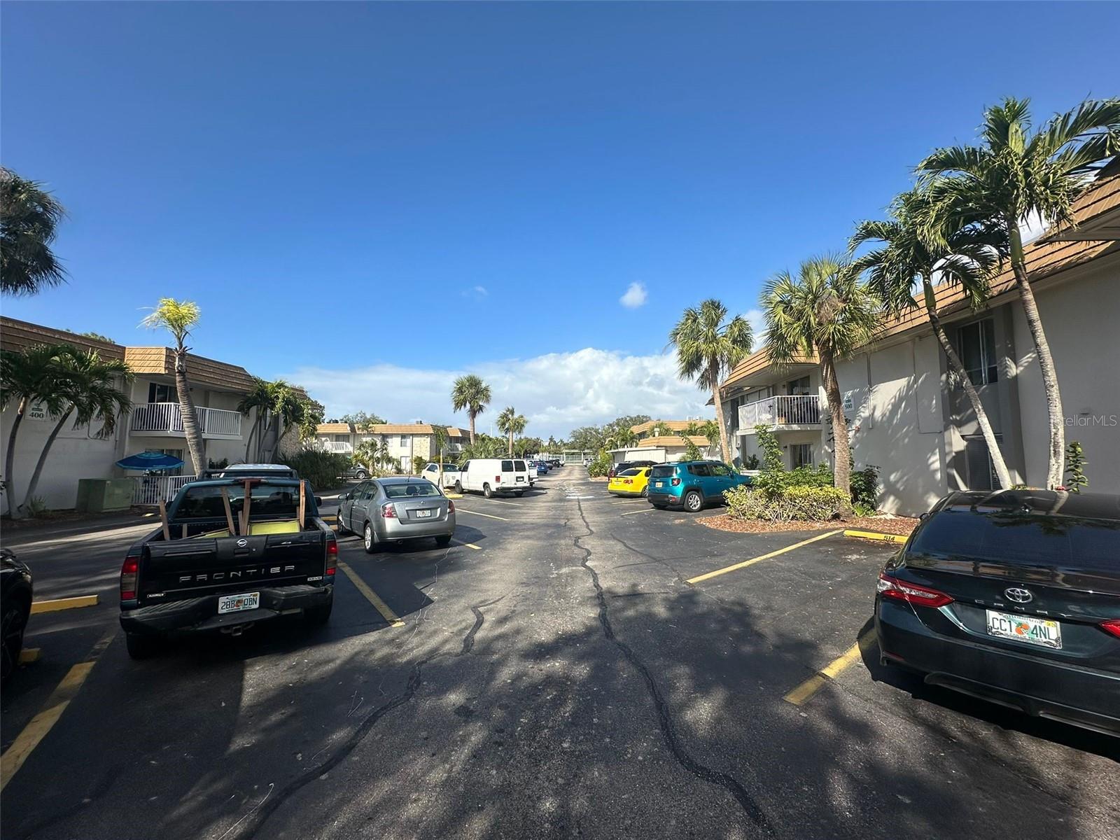 Image 13 of 35 For 1830 Maravilla Avenue 308