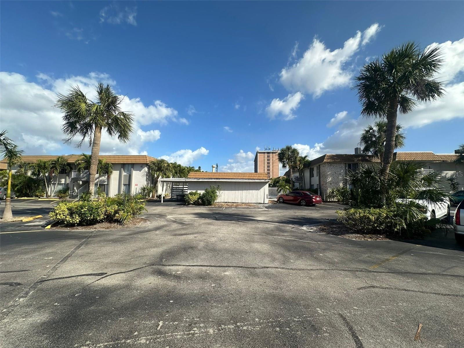 Image 29 of 35 For 1830 Maravilla Avenue 308