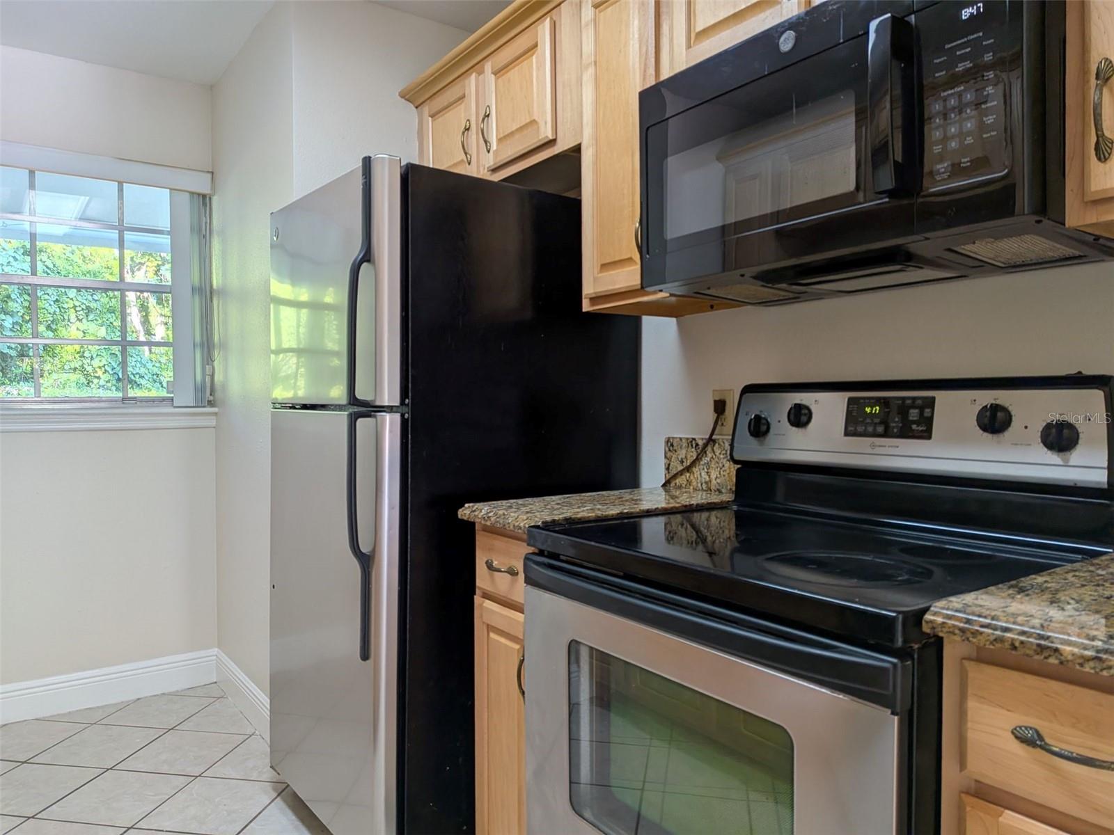 Image 11 of 25 For 450 Cherrywood Gardens Drive