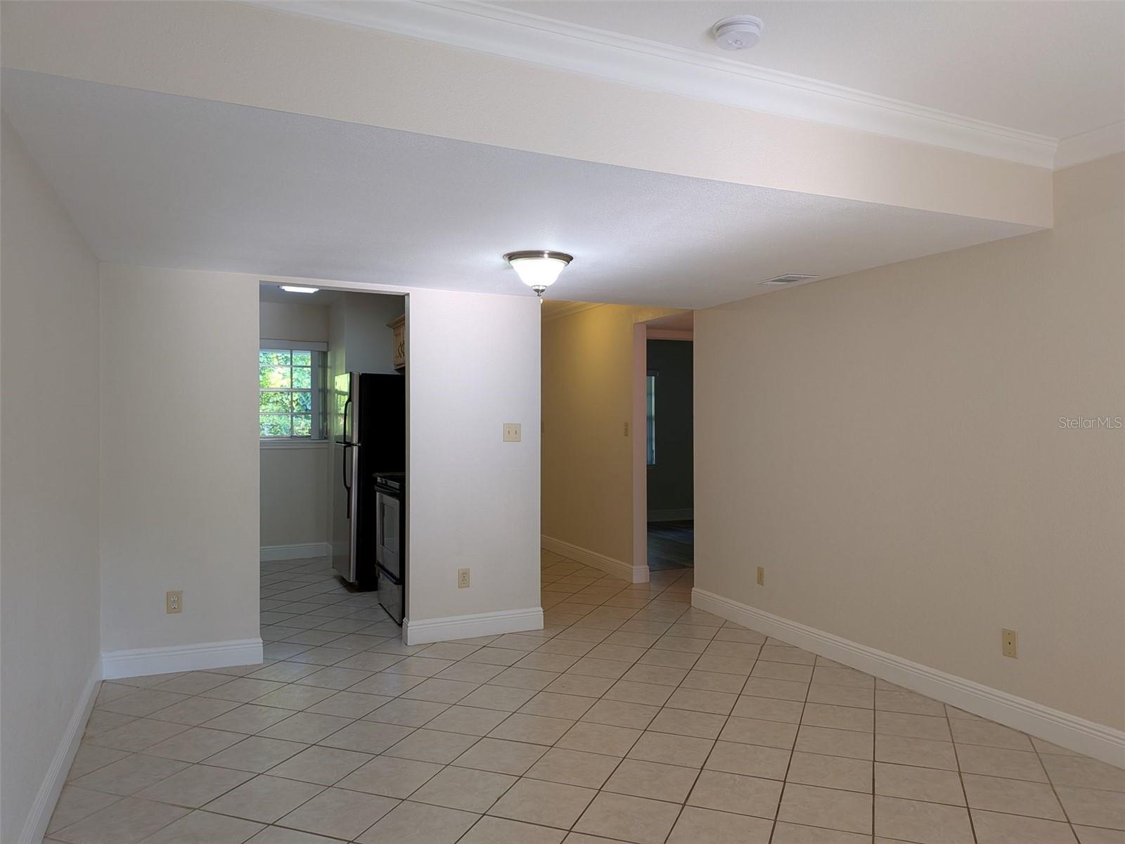 Image 13 of 25 For 450 Cherrywood Gardens Drive