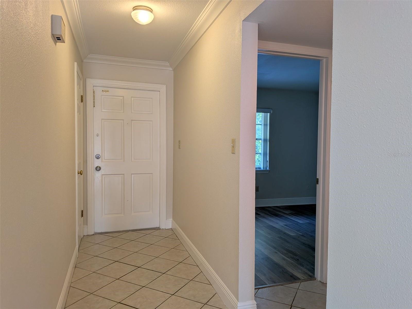 Image 5 of 25 For 450 Cherrywood Gardens Drive