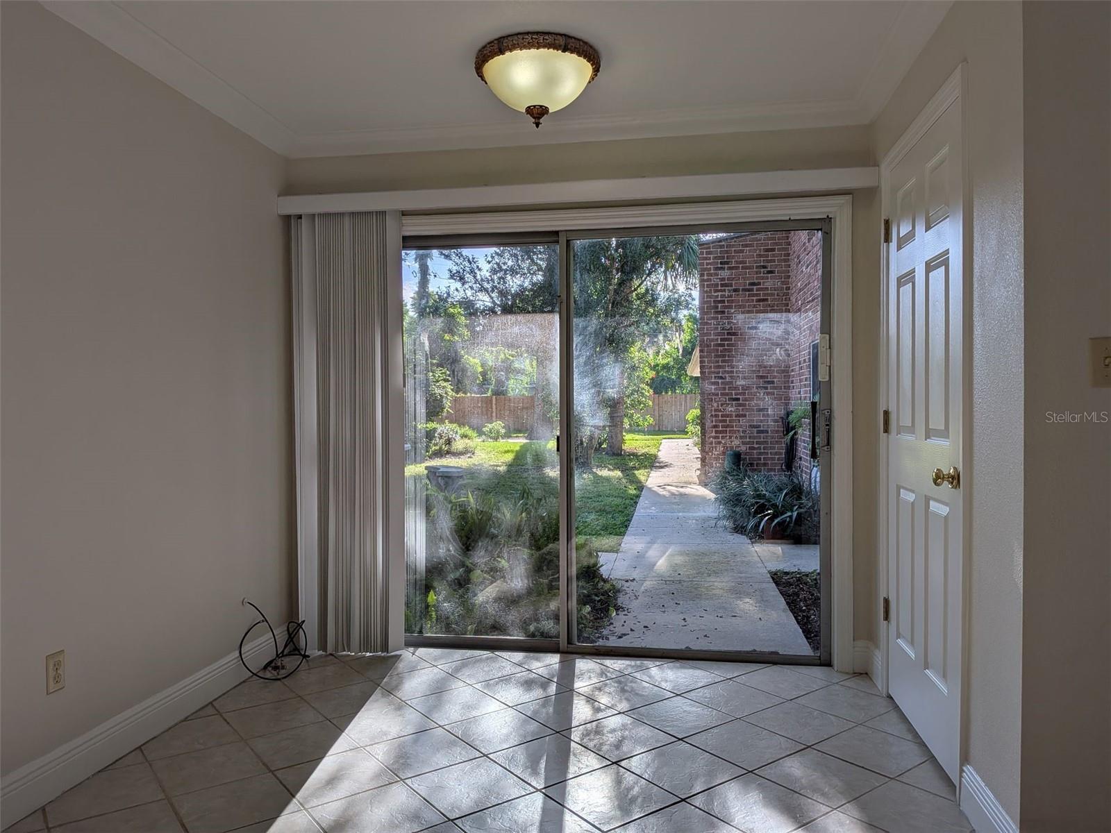 Image 9 of 25 For 450 Cherrywood Gardens Drive