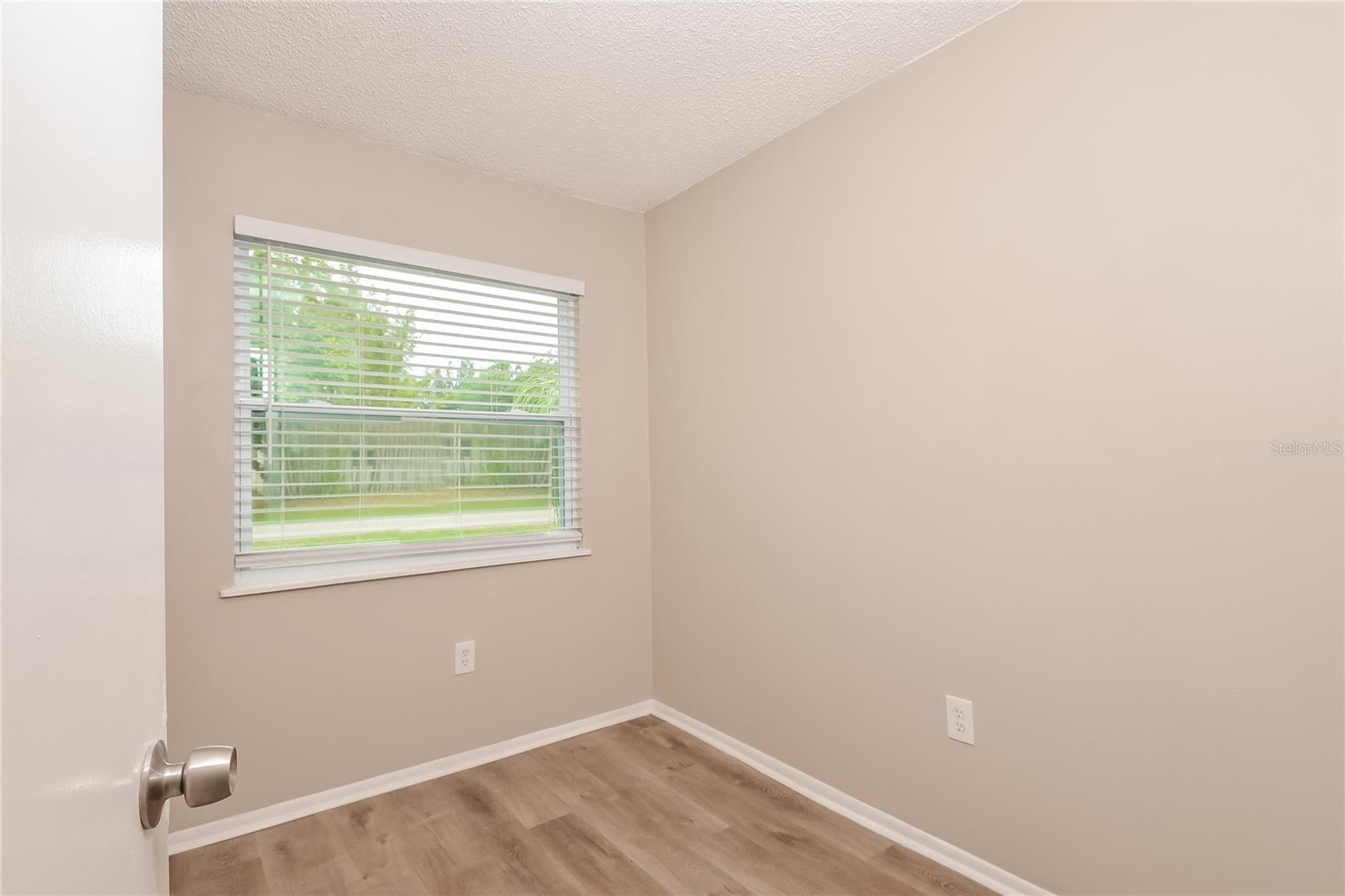 Image 13 of 16 For 5343 Birch Avenue