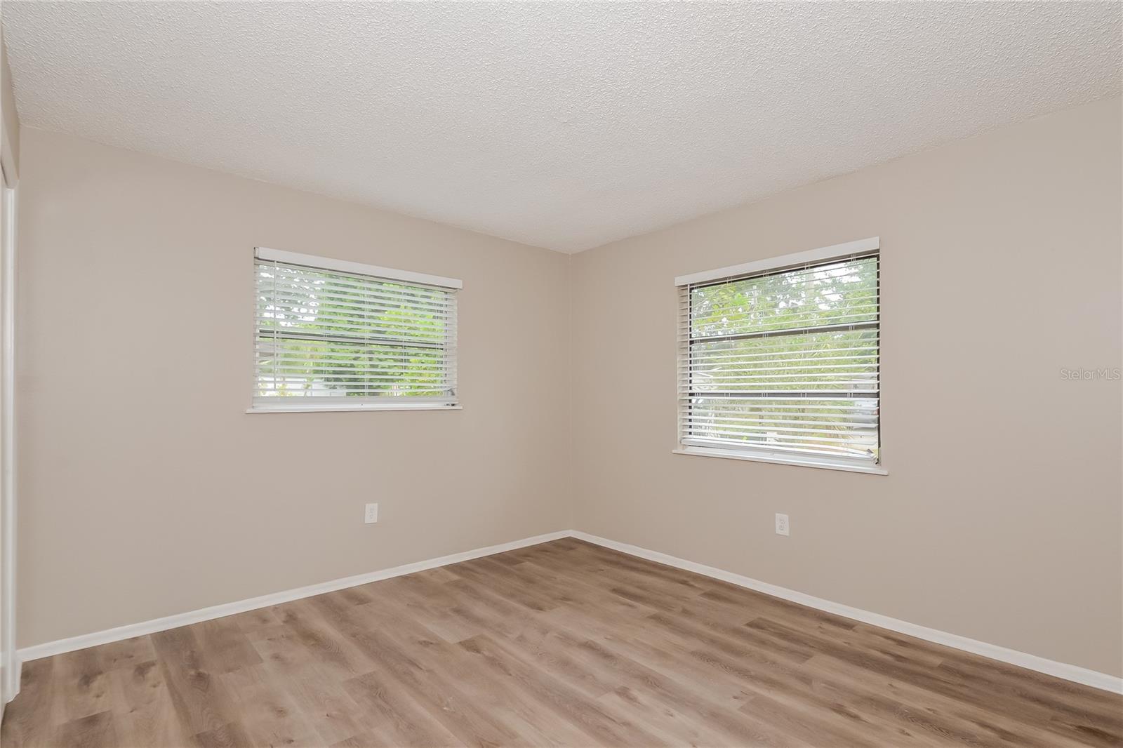 Image 14 of 16 For 5343 Birch Avenue