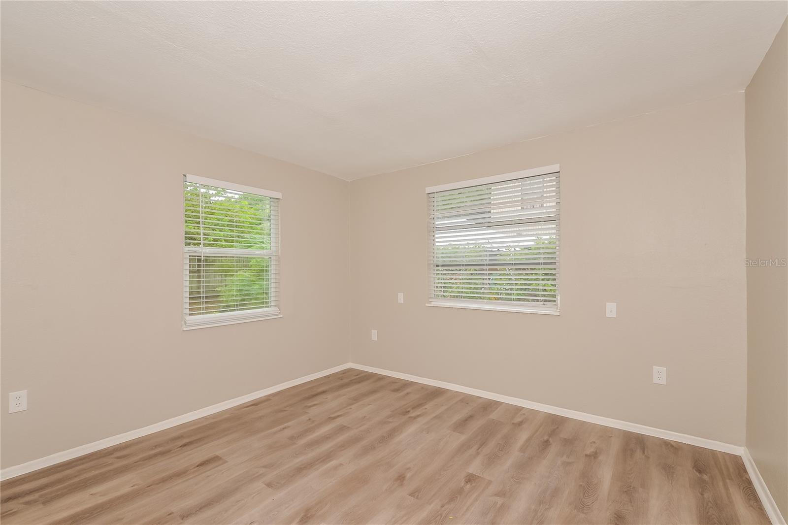 Image 9 of 16 For 5343 Birch Avenue