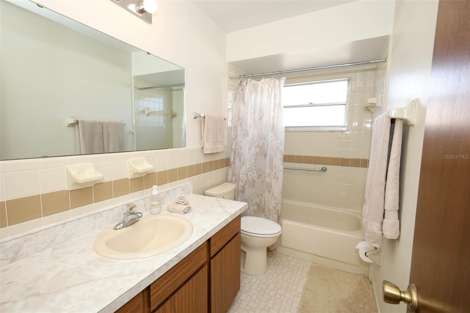 Image 26 of 42 For 1734 Willa Circle