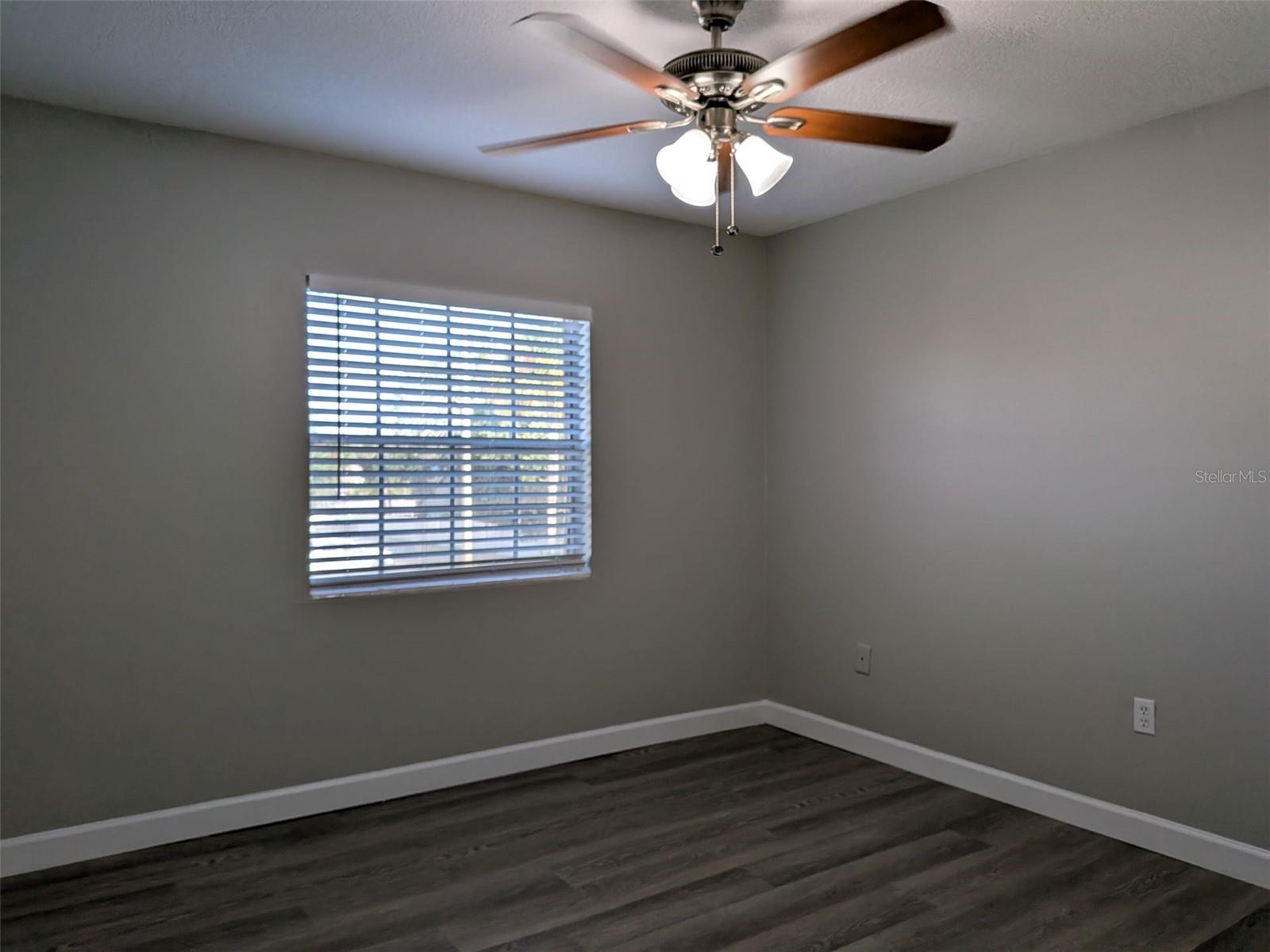 Image 13 of 22 For 562 Flemming Way 204