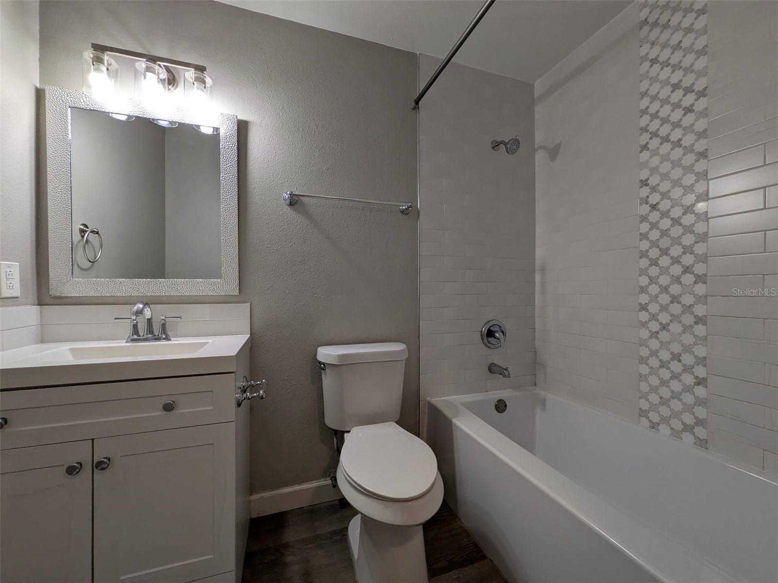 Image 15 of 22 For 562 Flemming Way 204
