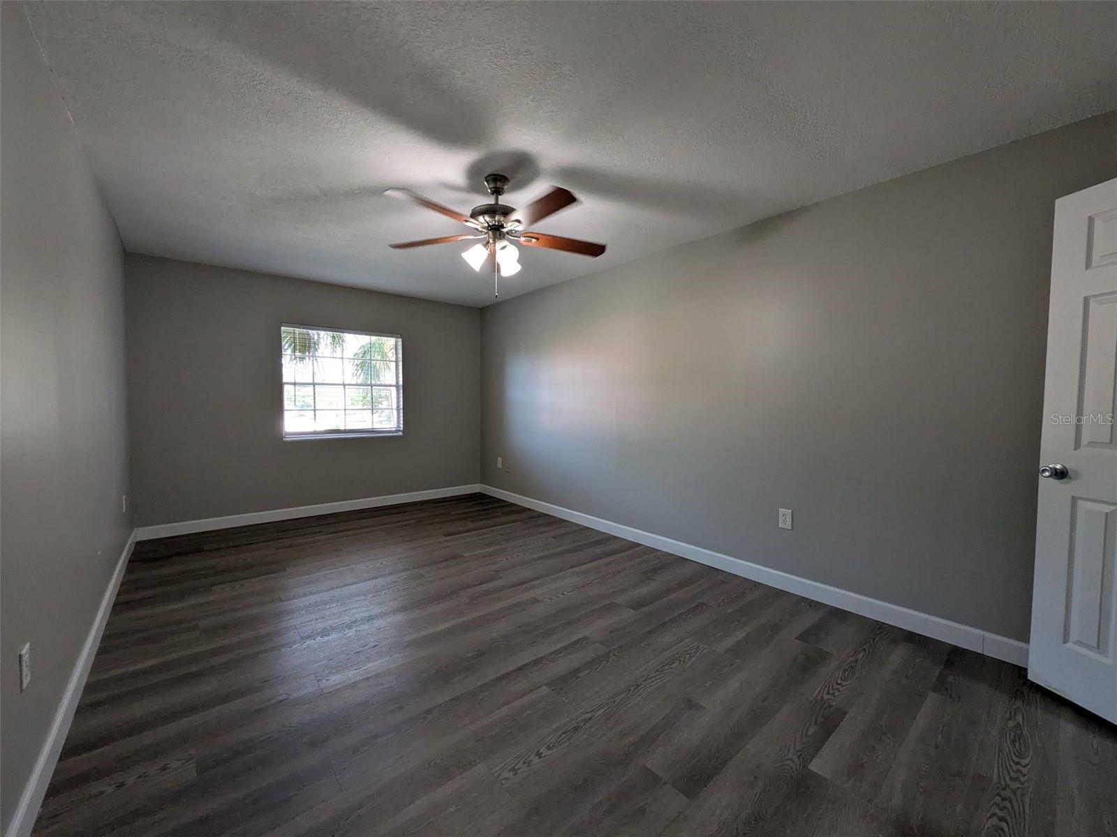 Image 17 of 22 For 562 Flemming Way 204