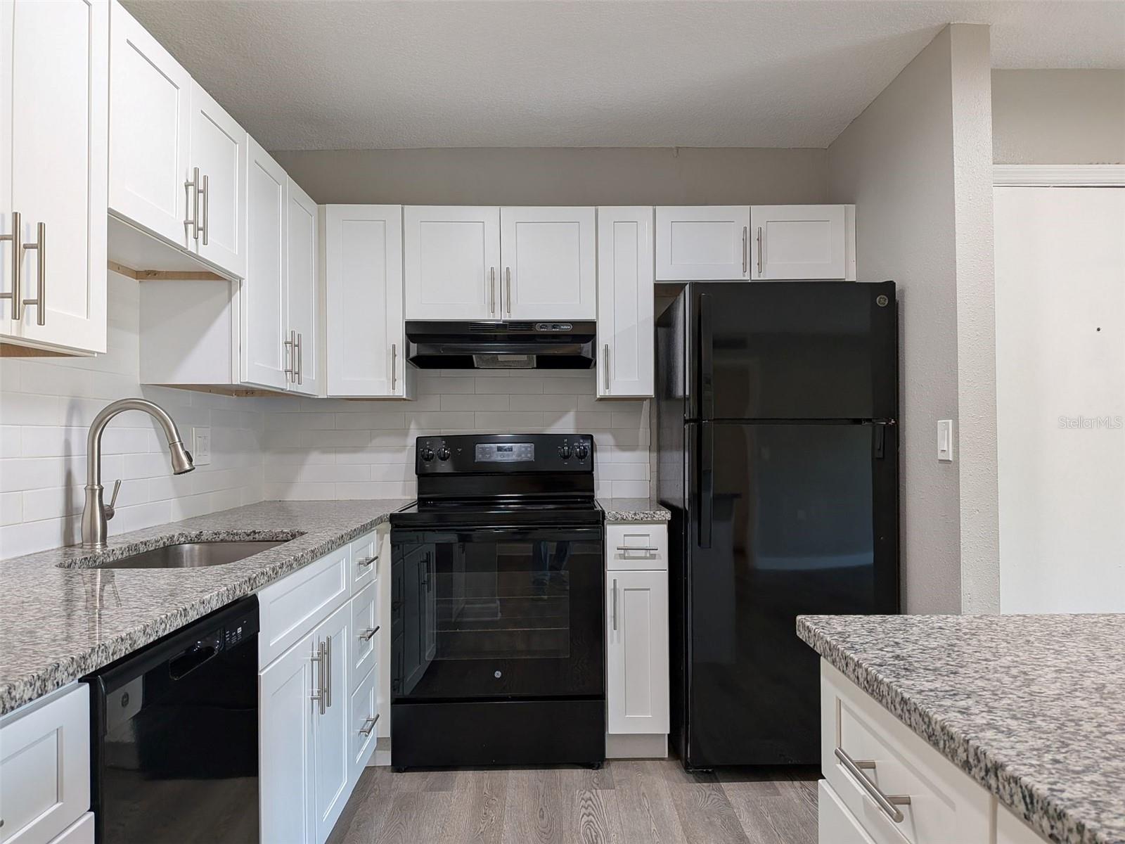 Image 5 of 22 For 562 Flemming Way 204
