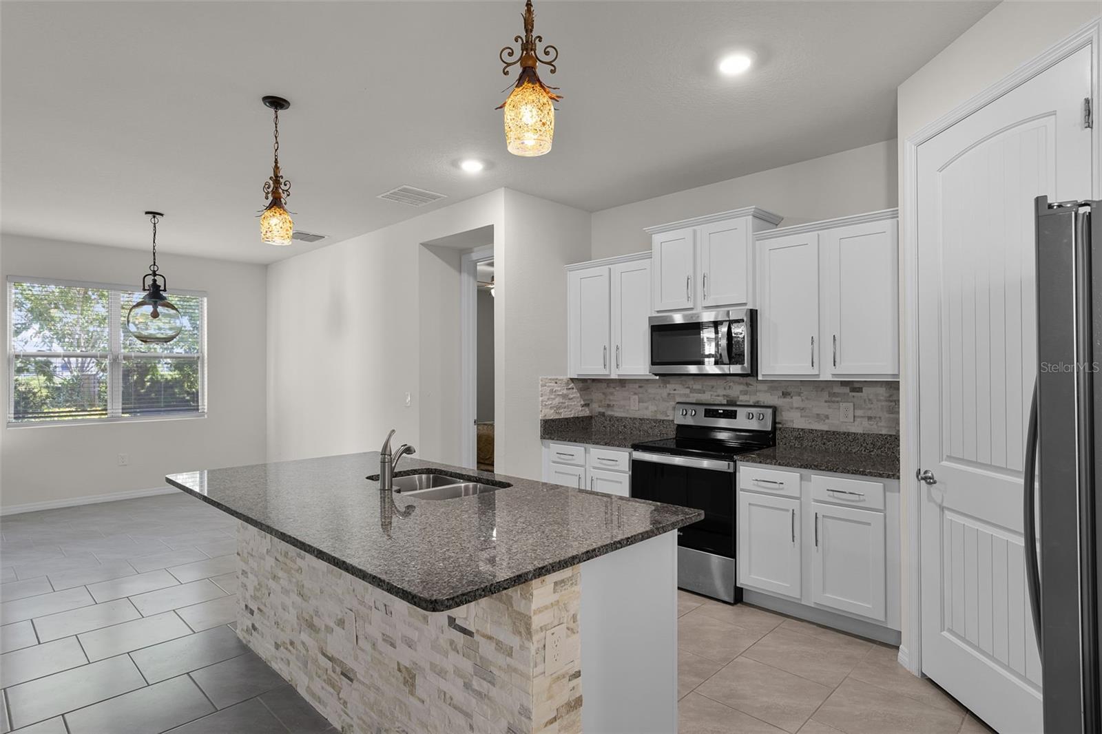 Image 16 of 40 For 1501 Hopedale Place
