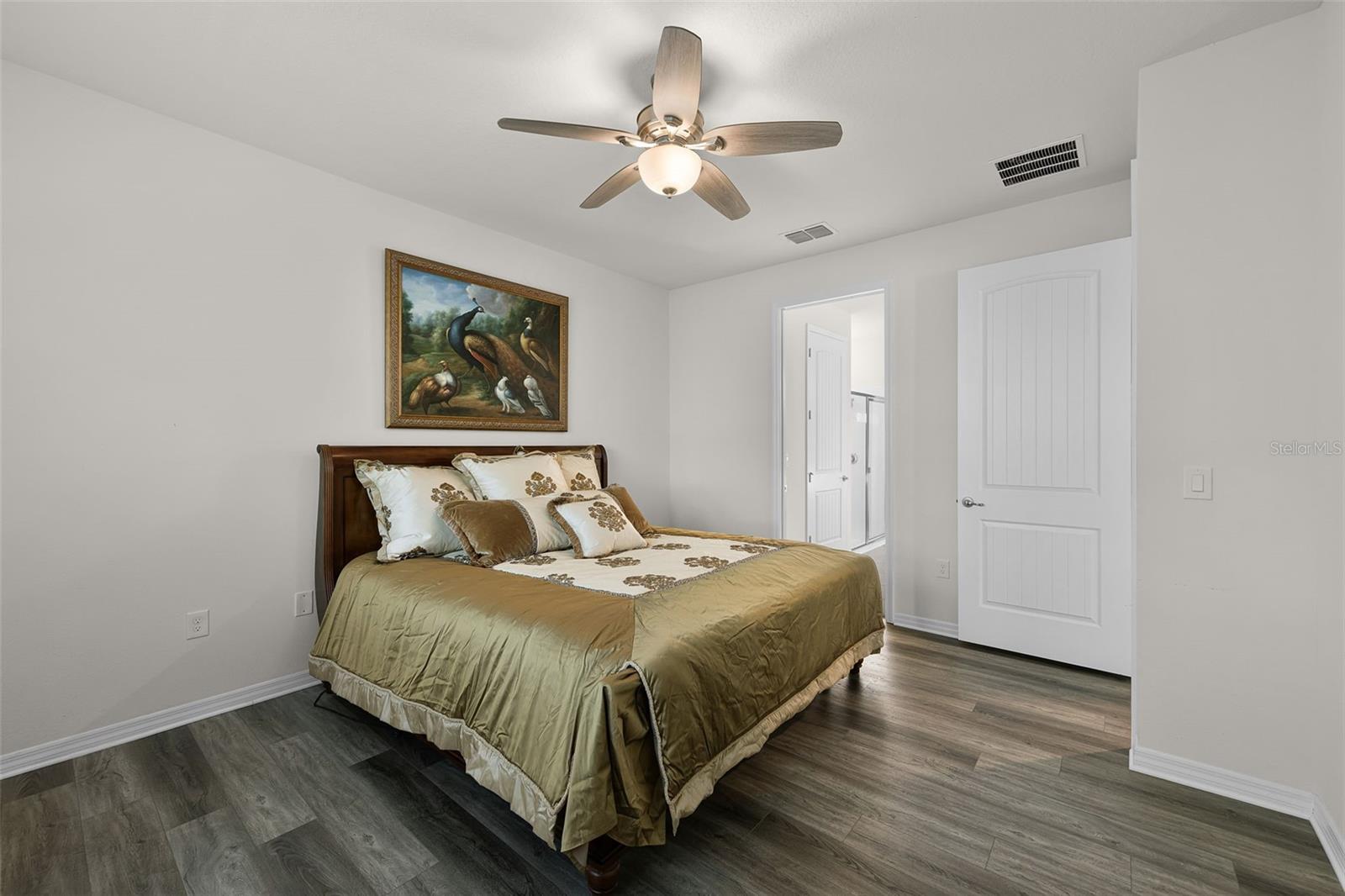 Image 18 of 40 For 1501 Hopedale Place
