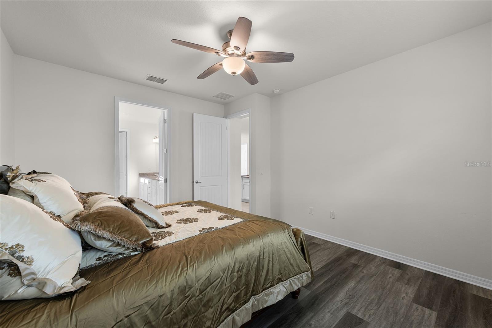 Image 19 of 40 For 1501 Hopedale Place