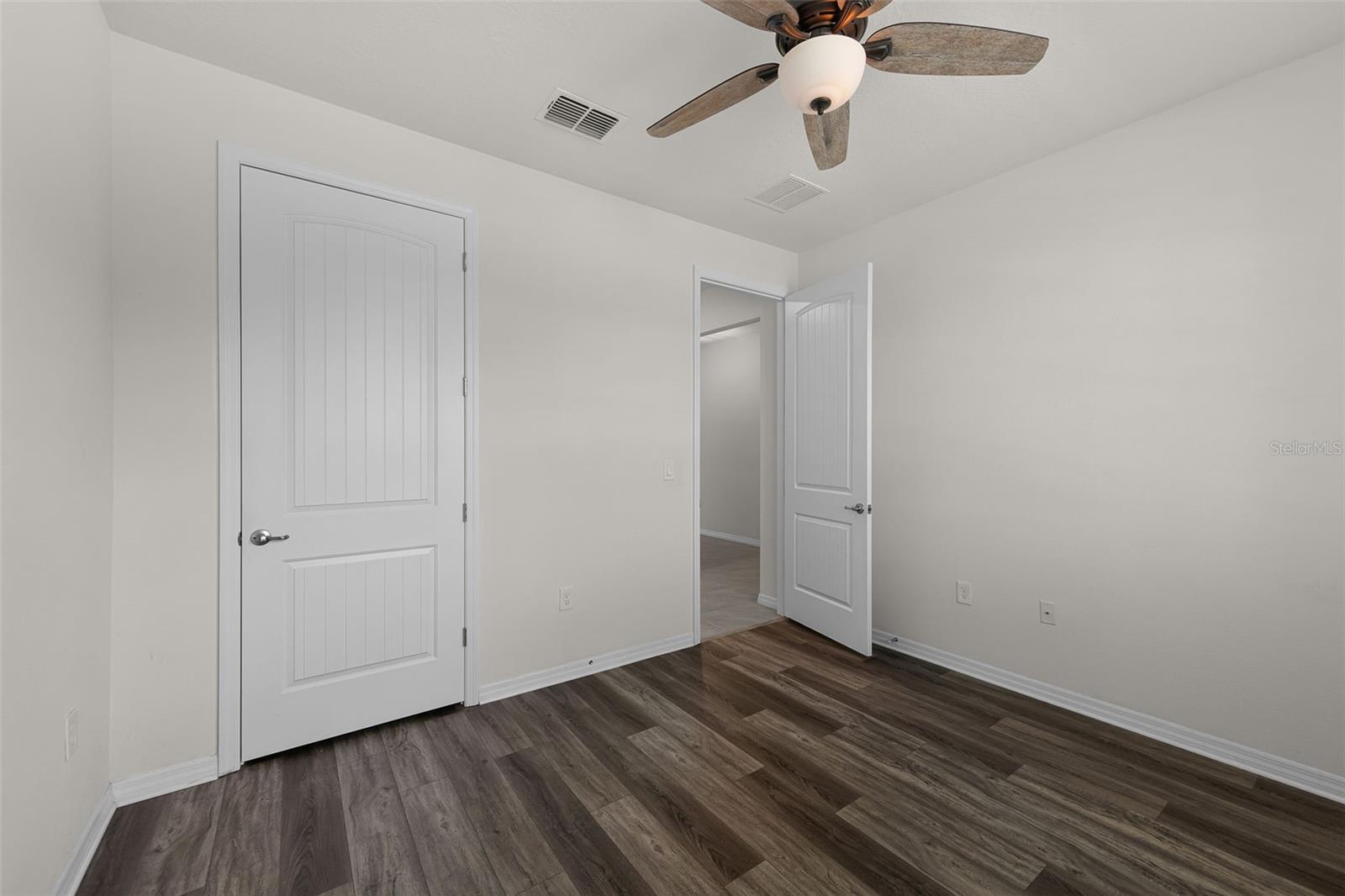Image 28 of 40 For 1501 Hopedale Place
