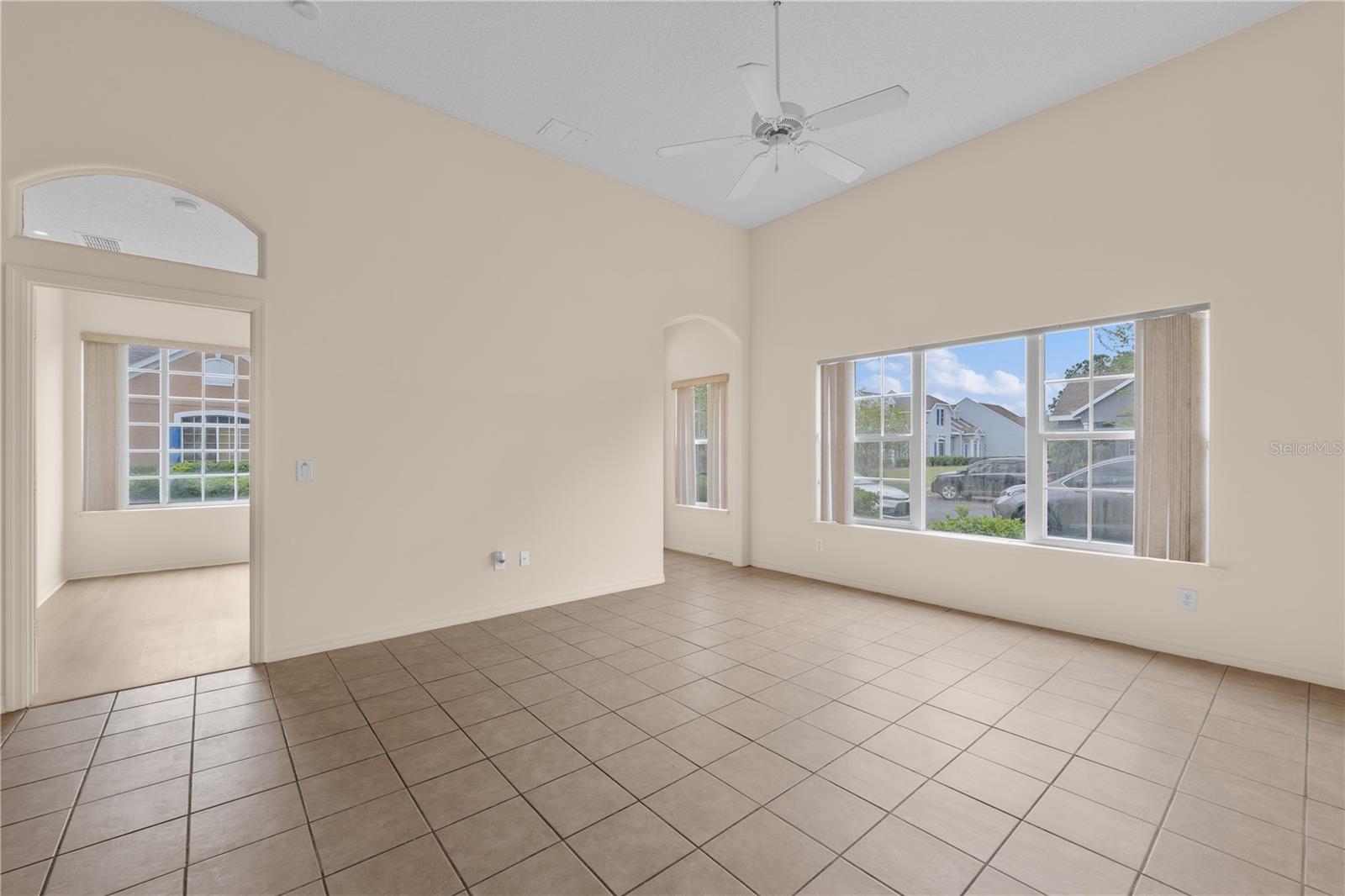 Image 10 of 21 For 13047 Island Breeze Court