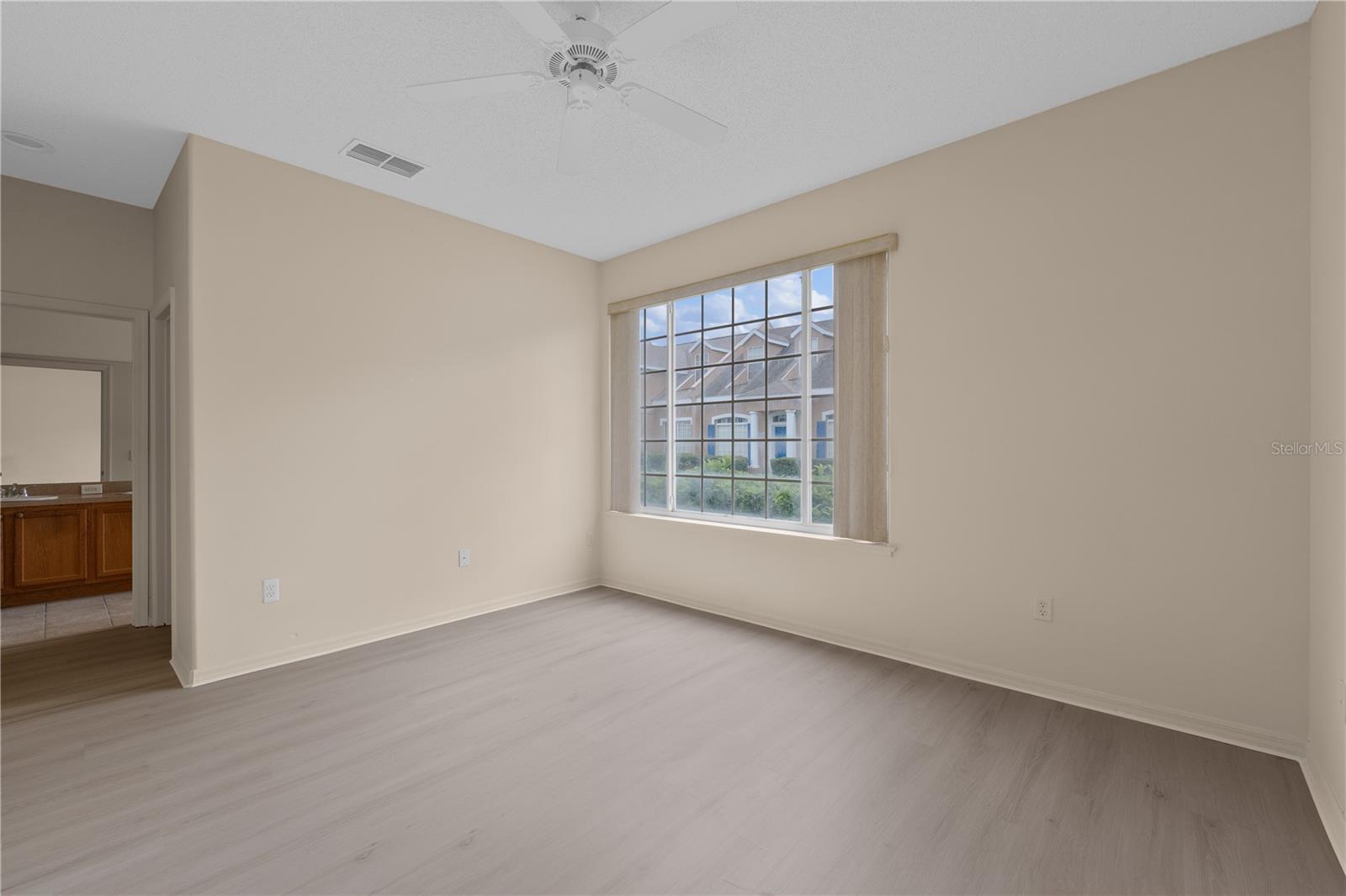 Image 12 of 21 For 13047 Island Breeze Court