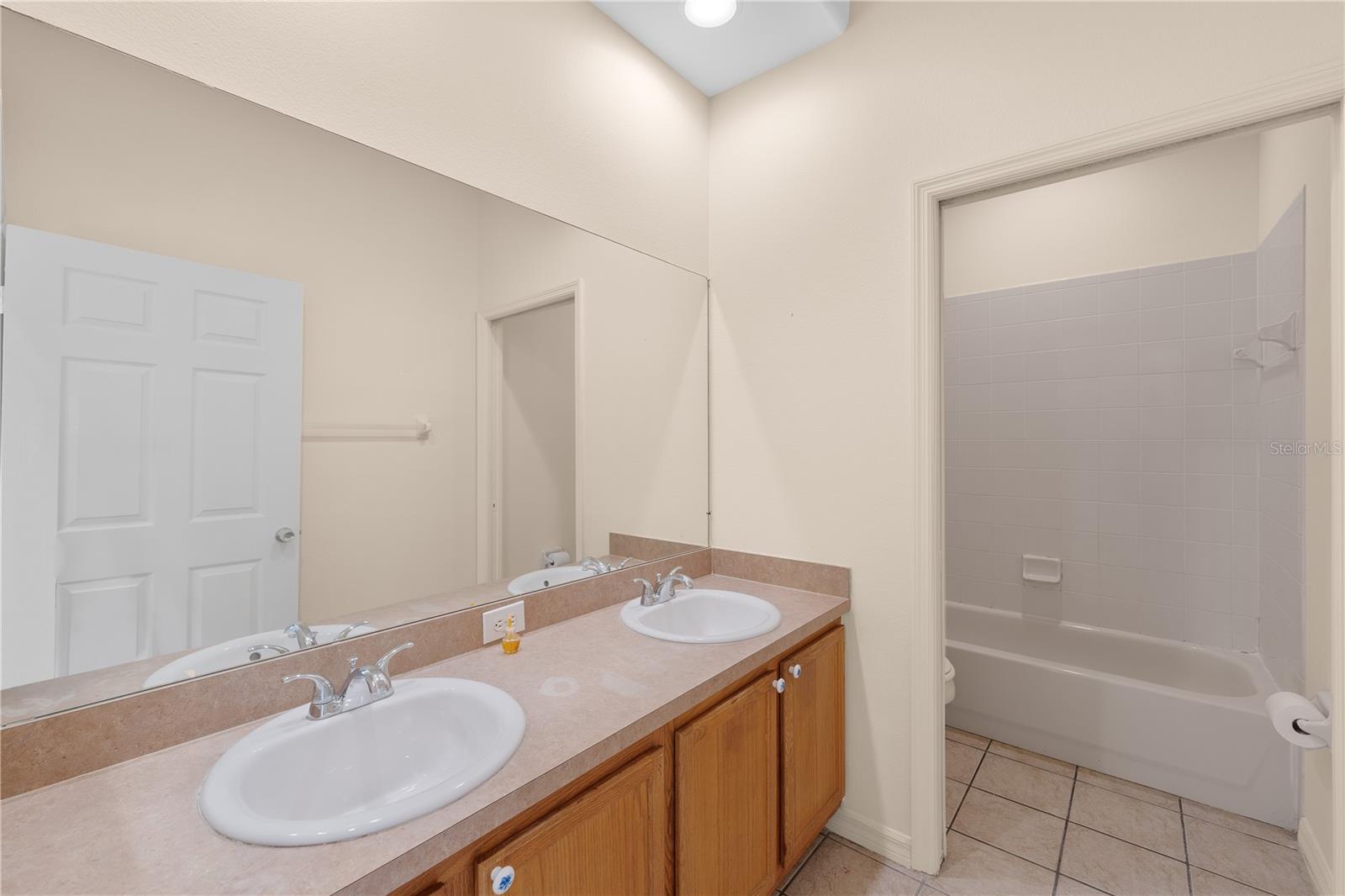 Image 16 of 21 For 13047 Island Breeze Court