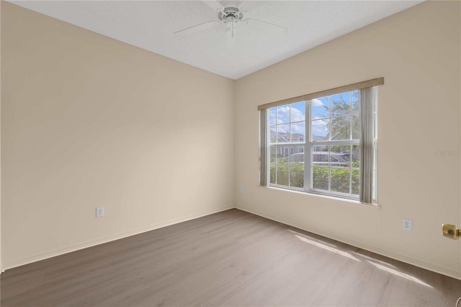 Image 17 of 21 For 13047 Island Breeze Court