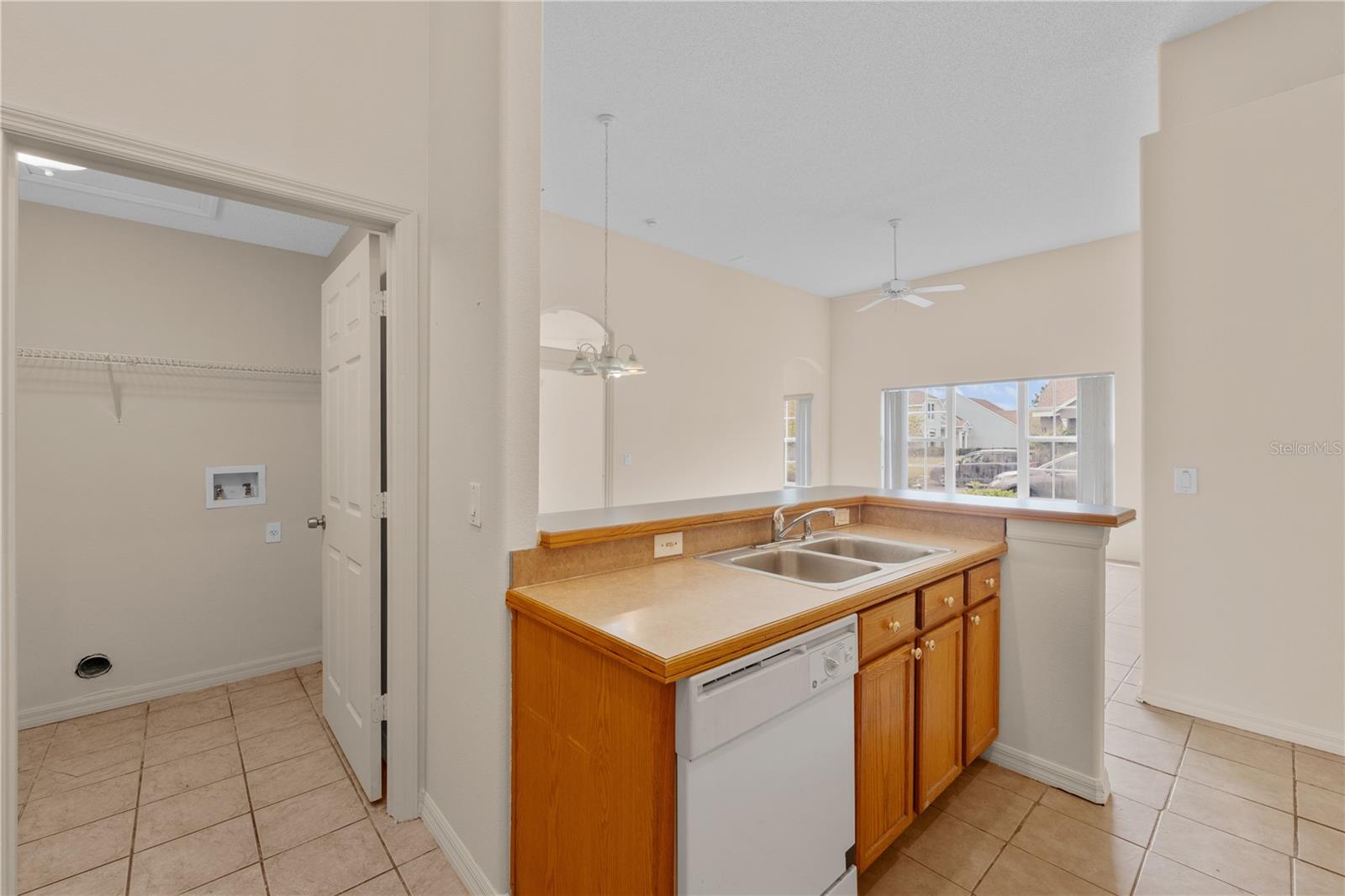 Image 8 of 21 For 13047 Island Breeze Court
