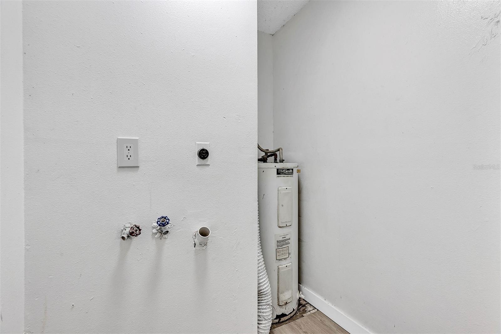 Image 7 of 19 For 3309 Hickman Avenue