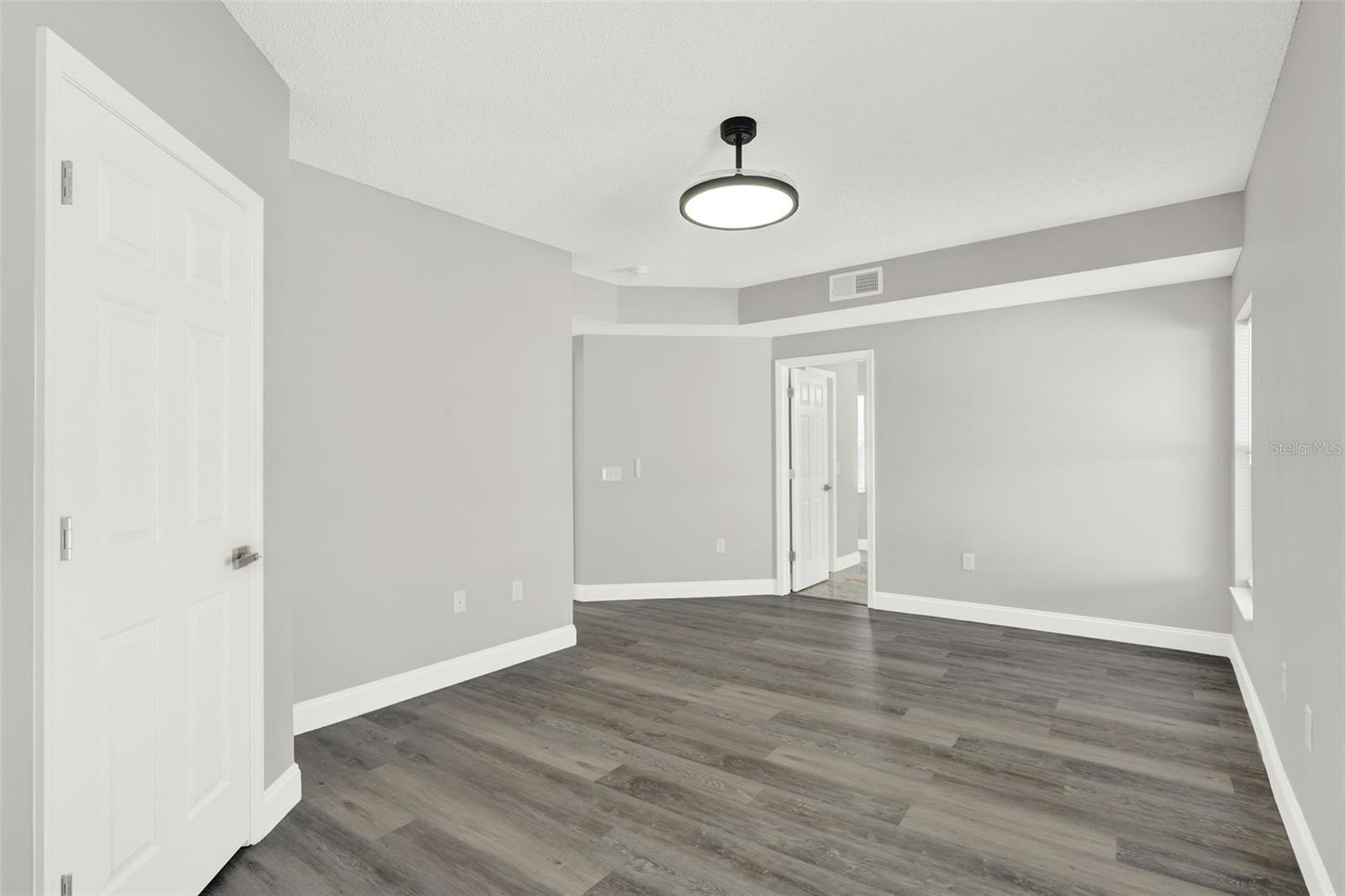 Image 18 of 39 For 437 Sonja Circle