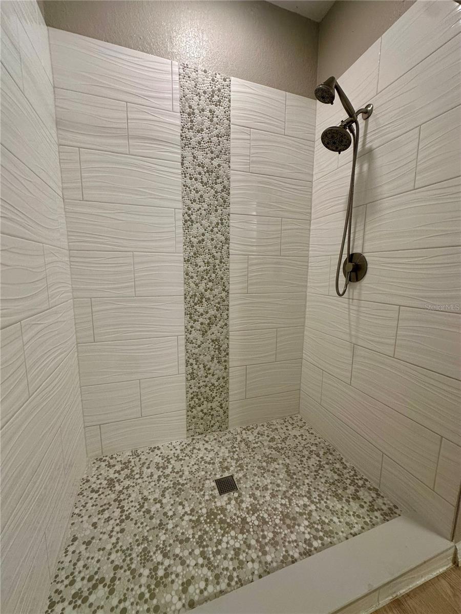 Image 12 of 29 For 826 Camargo Way 201