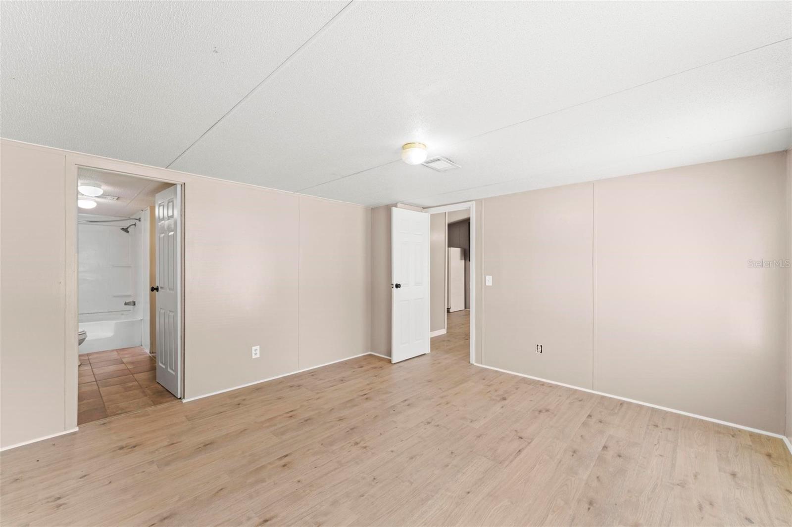 Image 11 of 37 For 201 5th Street