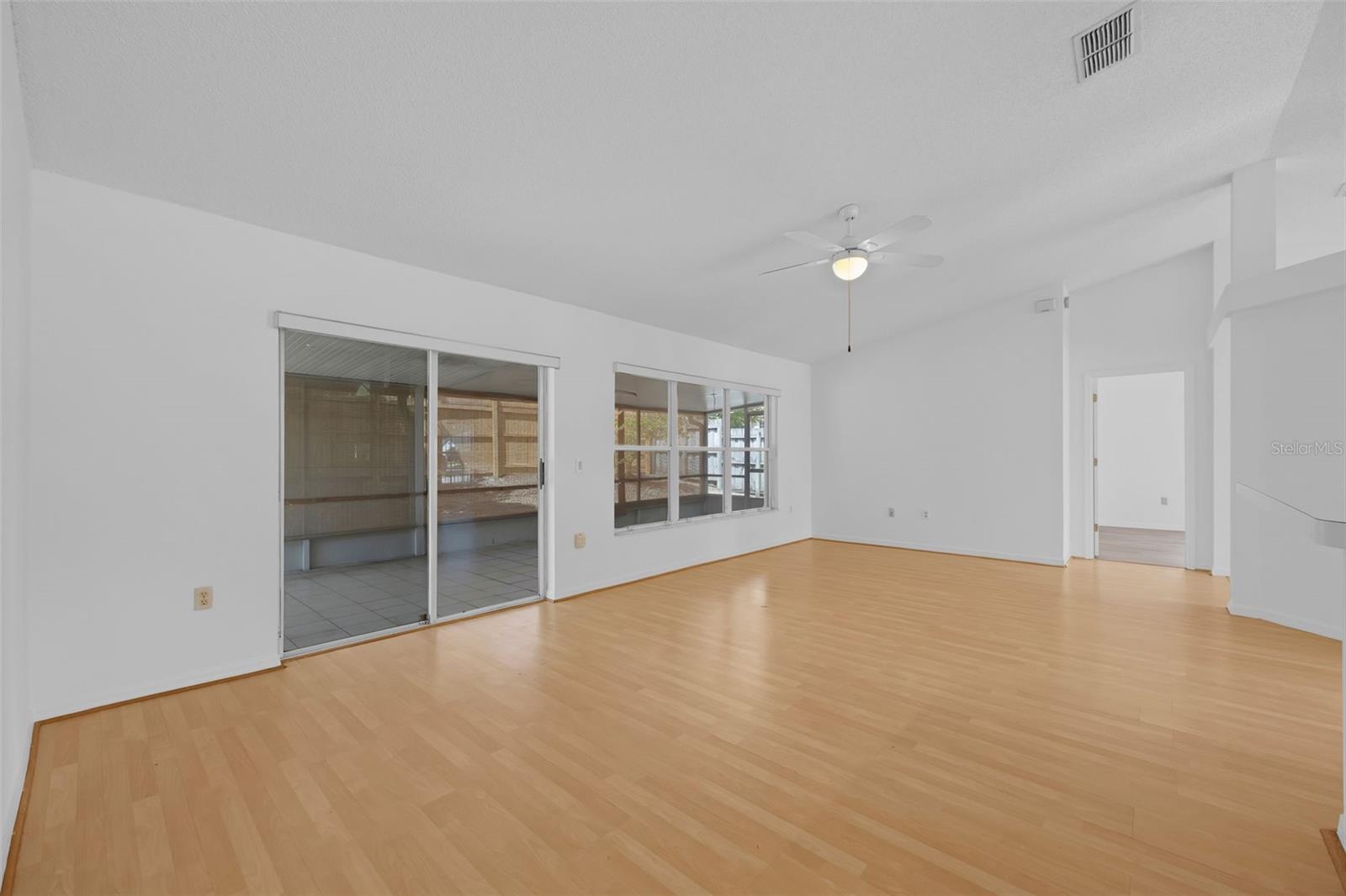 Image 18 of 44 For 203 Heronwood Circle
